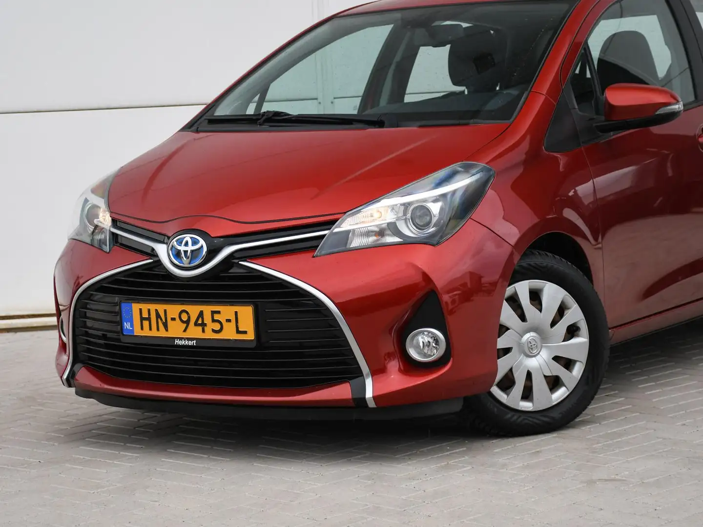Toyota Yaris Aspiration 1.5 Hybrid 100pk ACHTERUITRIJCAMERA | K Rood - 2