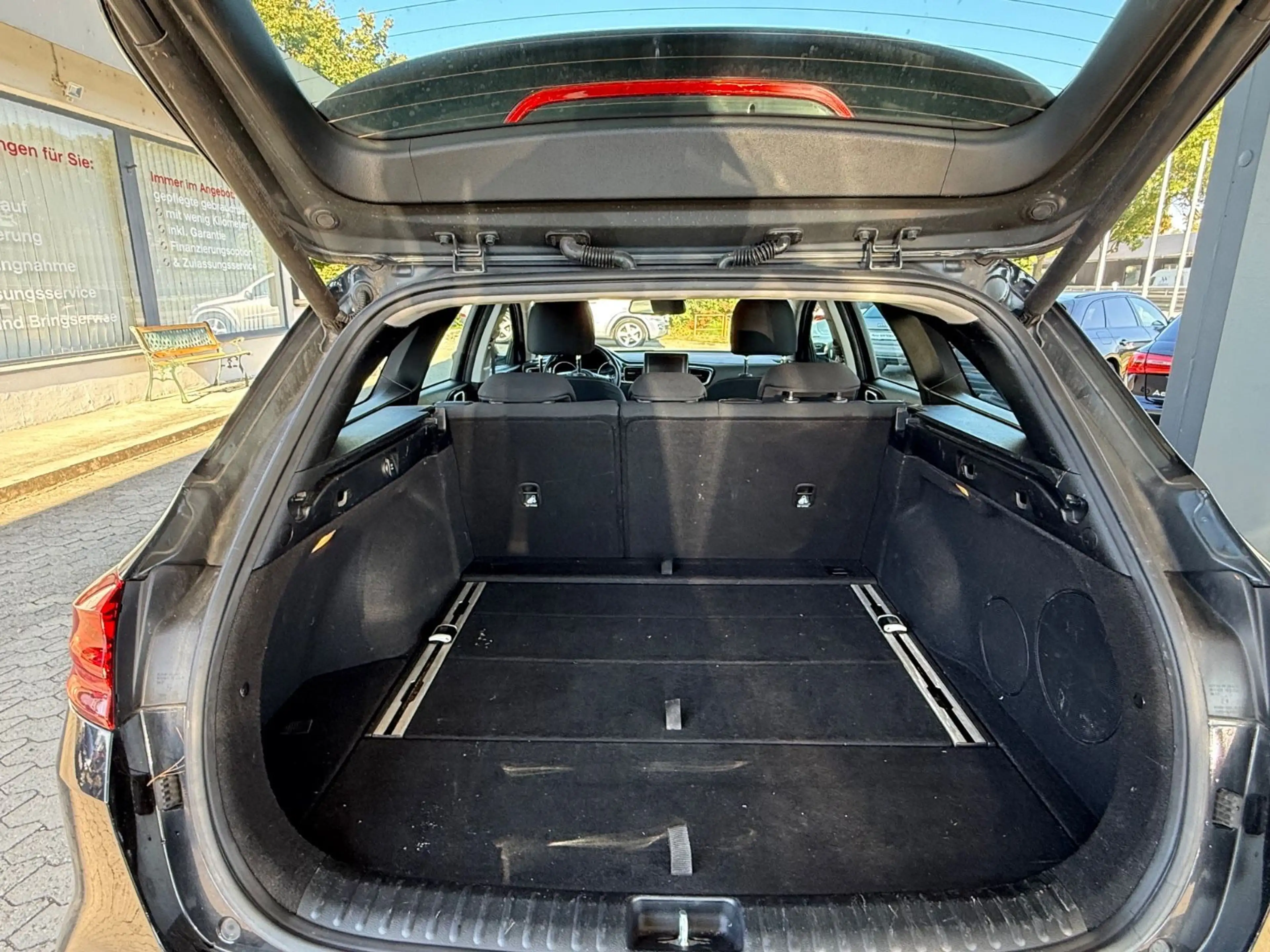 Kia Ceed SW / cee'd SW Automatik Spirit LED Sound — photo 16
