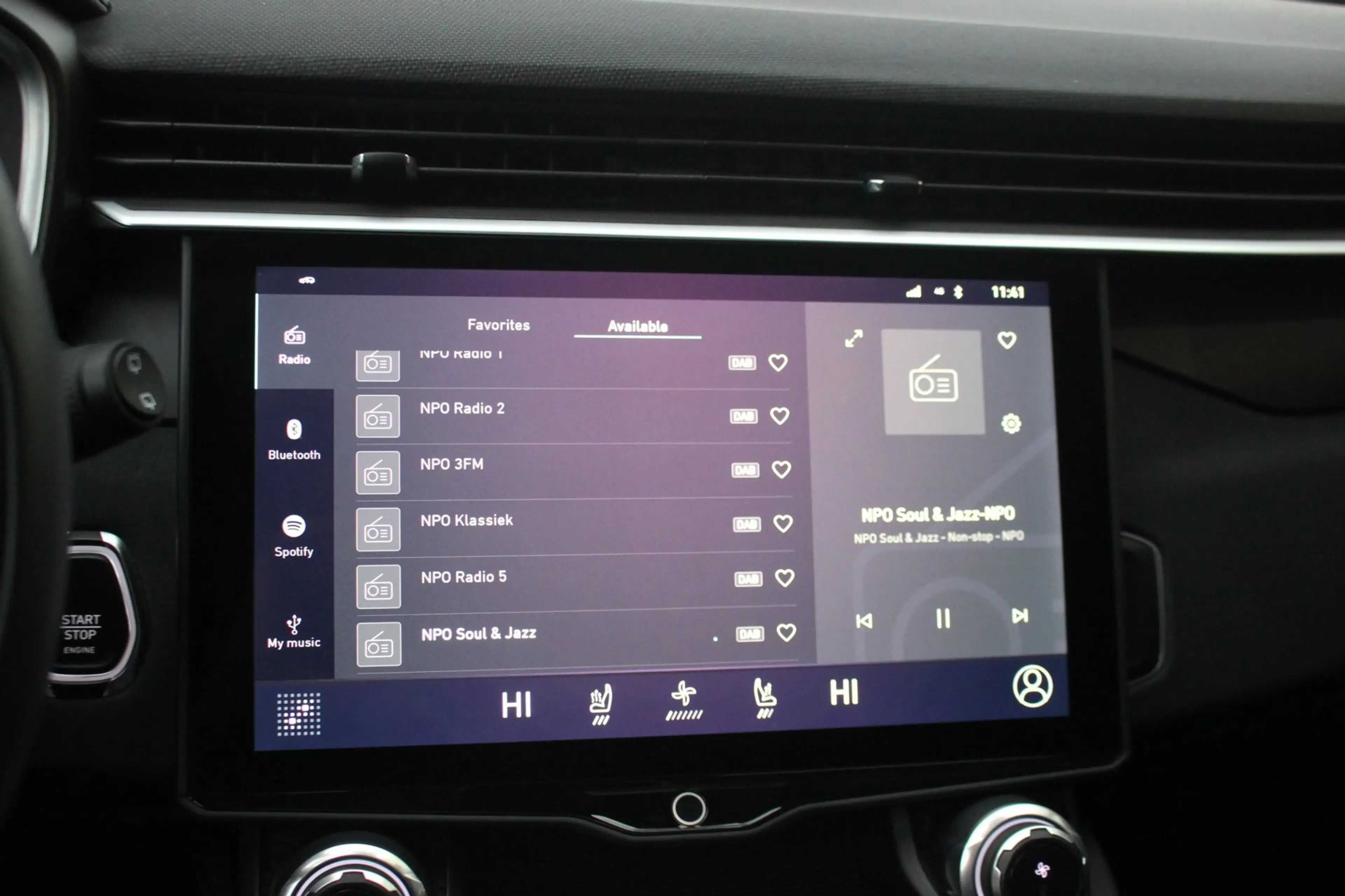 Lynk & Co 01 1.5 PHEV Plug-in hybrid | NAP | Donkere Hemelbekle — photo 19