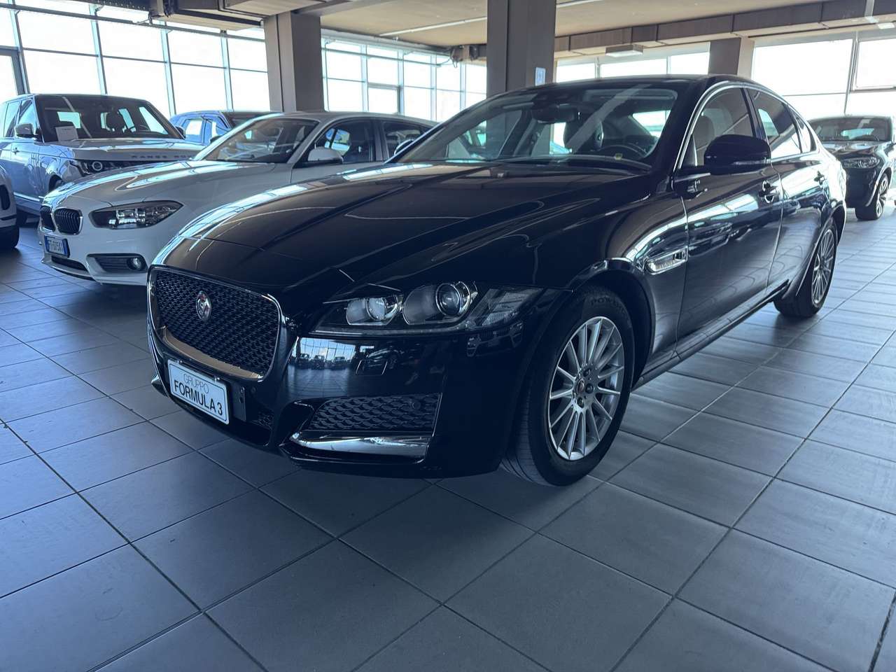 Jaguar XF 2.0D i4 180cv PRESTIGE AUTO