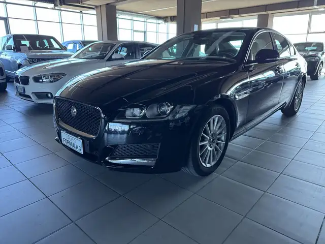 Jaguar XF 2.0D i4 180cv PRESTIGE AUTO