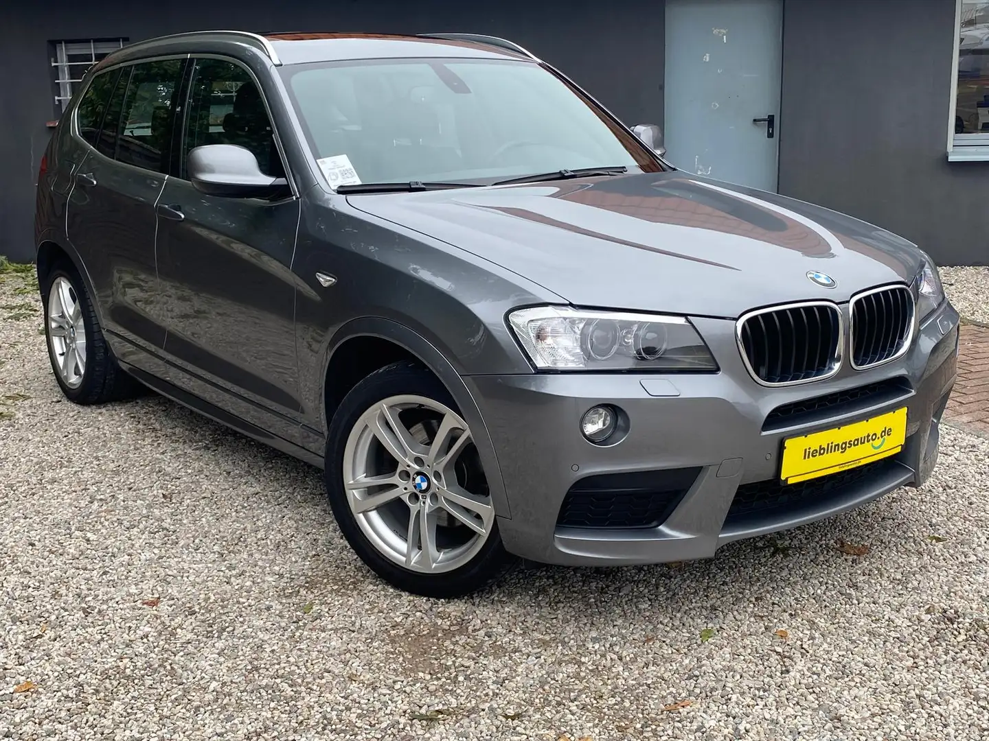 BMW X3 xDrive 20 d M-Paket Pano Leder AHK SHZ 1.Hand Grau - 2