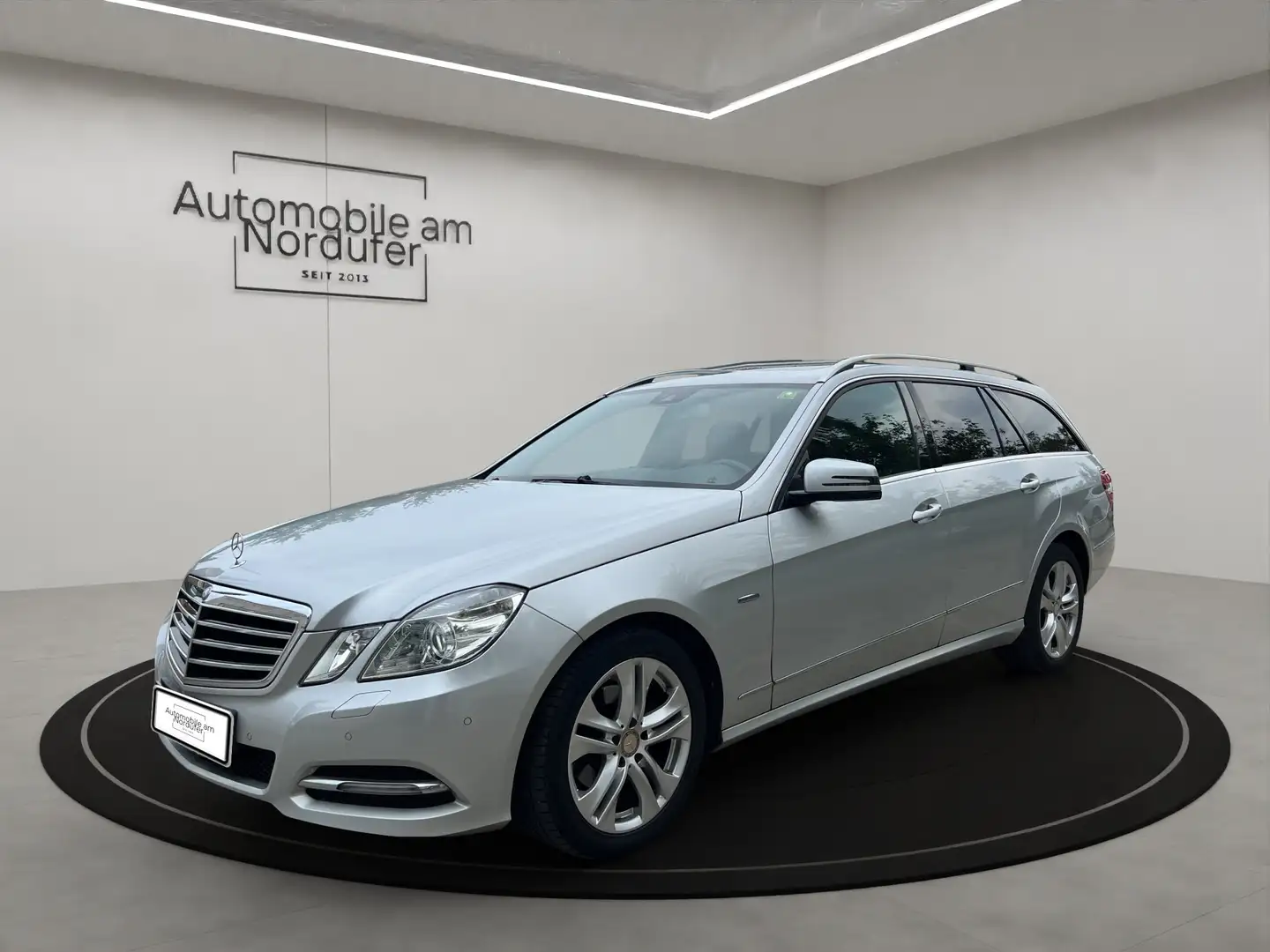 Mercedes-Benz E 200 CGI T BlueEfficiency Avantgarde-Leder-Schiebedach Grau - 1
