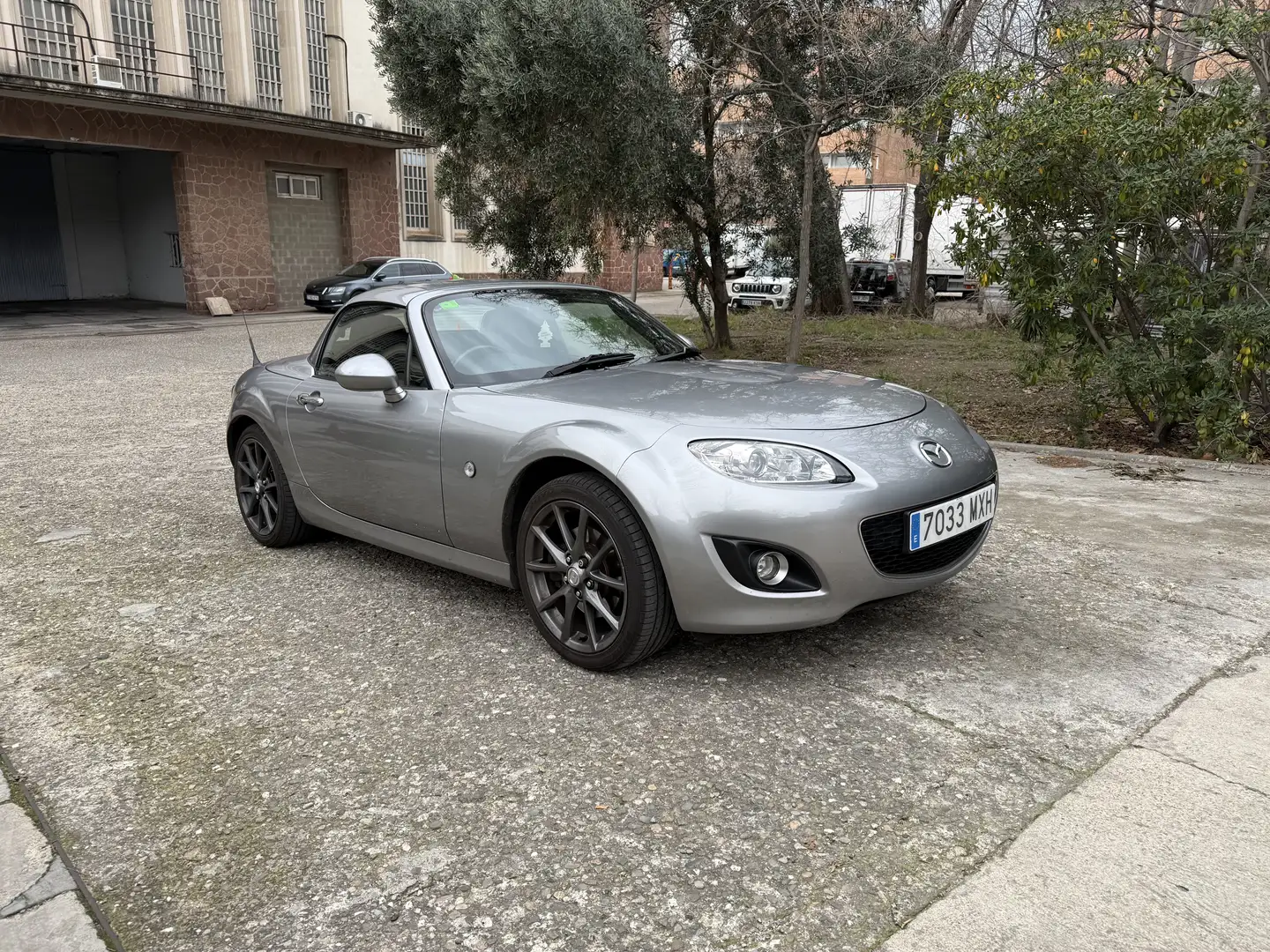 Mazda MX-5 Roadster Coupé 2.0 Sportive Gris - 2
