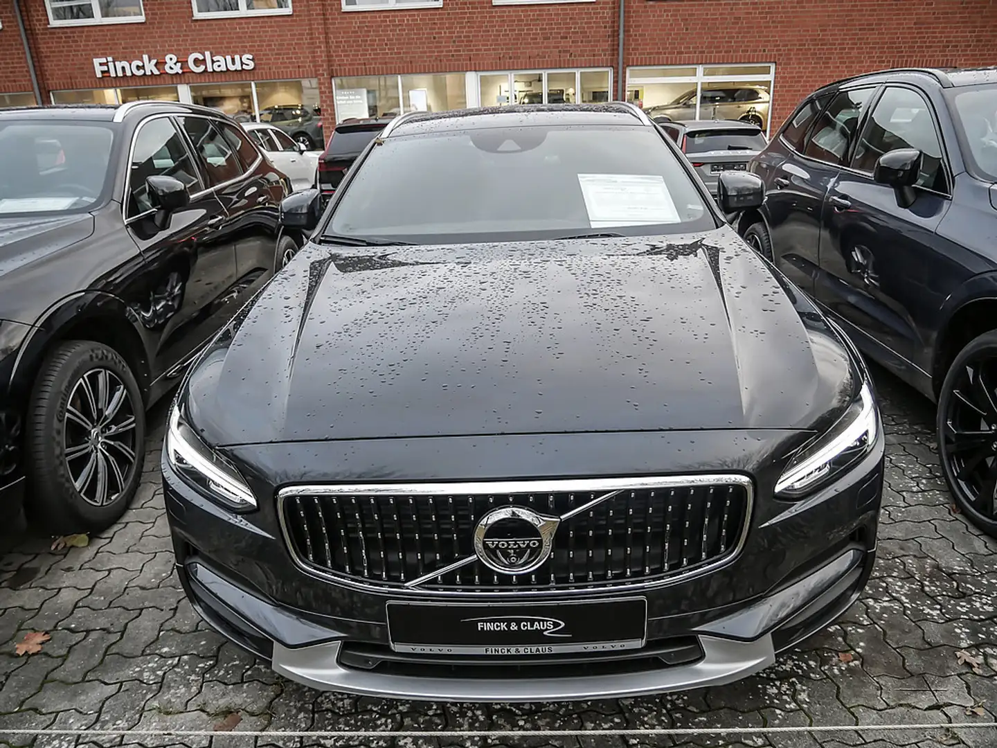 Volvo V90 Cross Country D5 AWD Pro H/K AHK ACC 360° Gris - 2