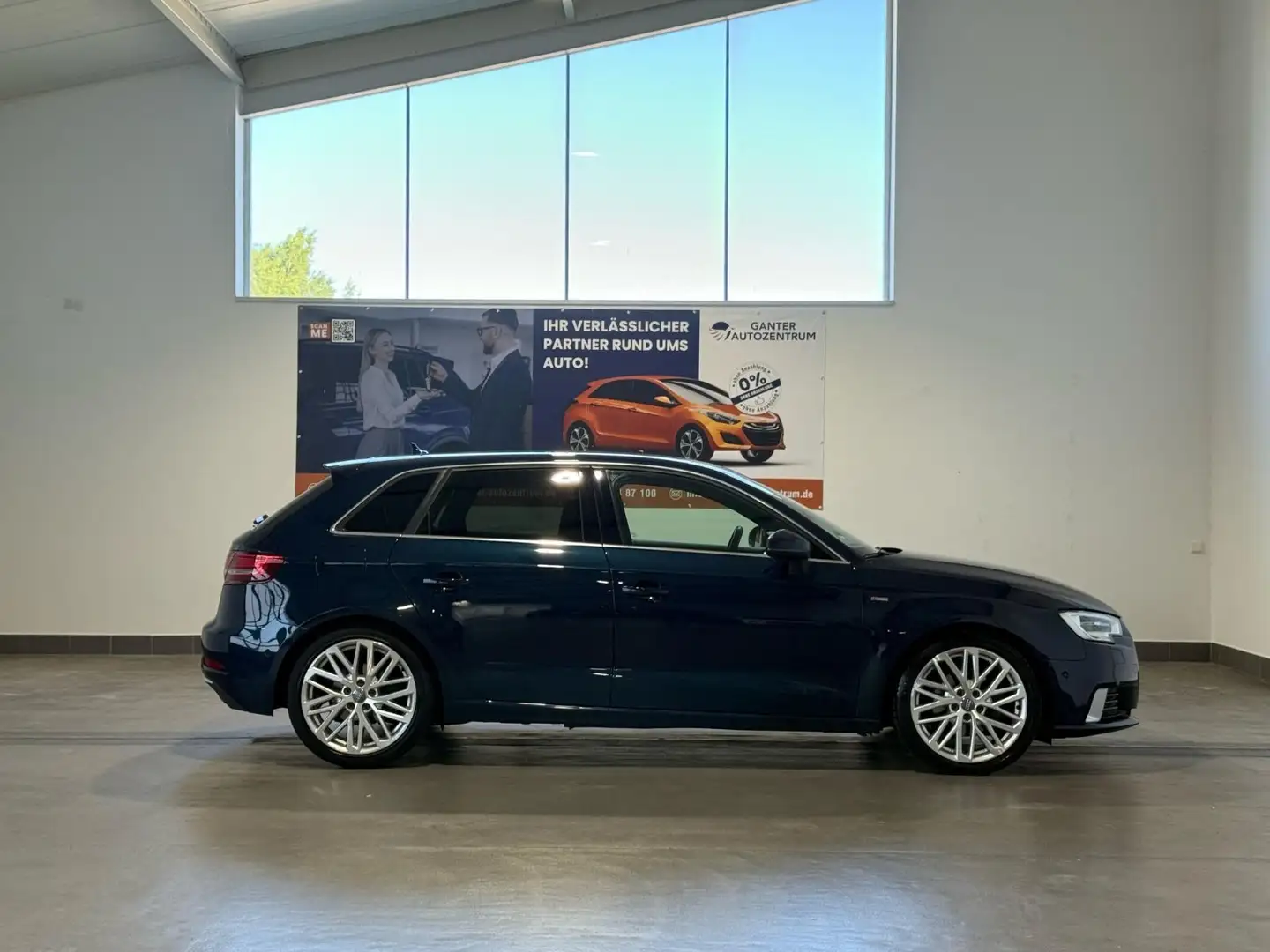 Audi A3 Sportback sport S-Line NAVI+GRA+StHeiz+CarPla Blau - 2