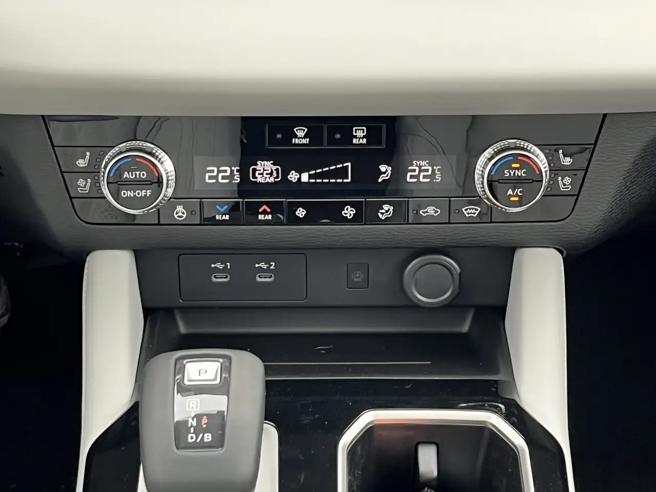 Mitsubishi Outlander снимка Mitsubishi Outlander