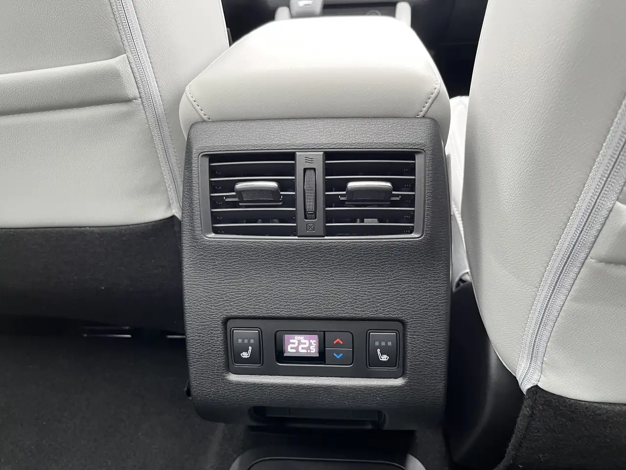 Mitsubishi Outlander снимка Mitsubishi Outlander