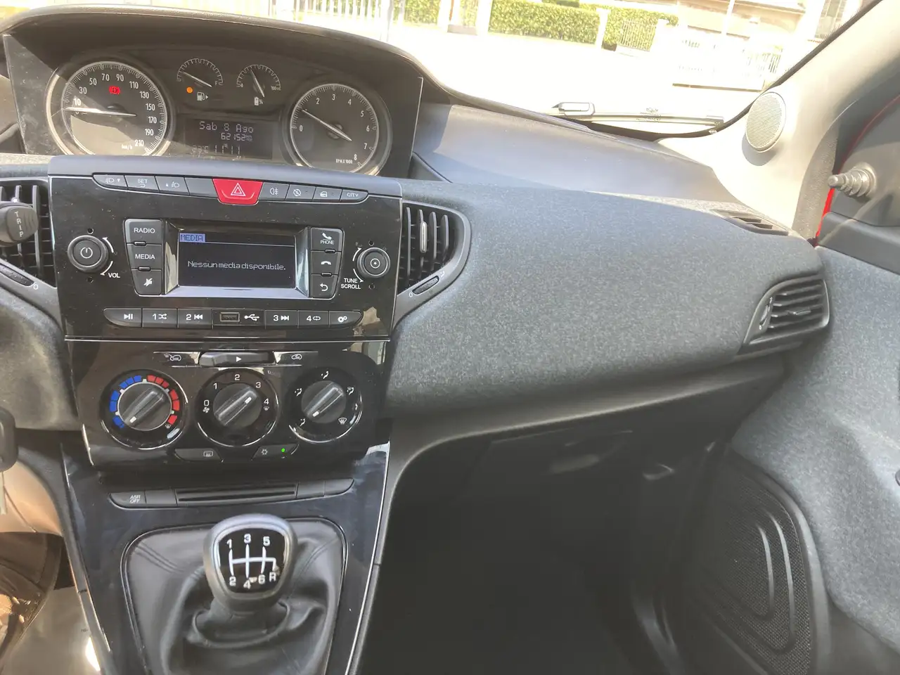 Lancia Ypsilon 2022 — фото 9