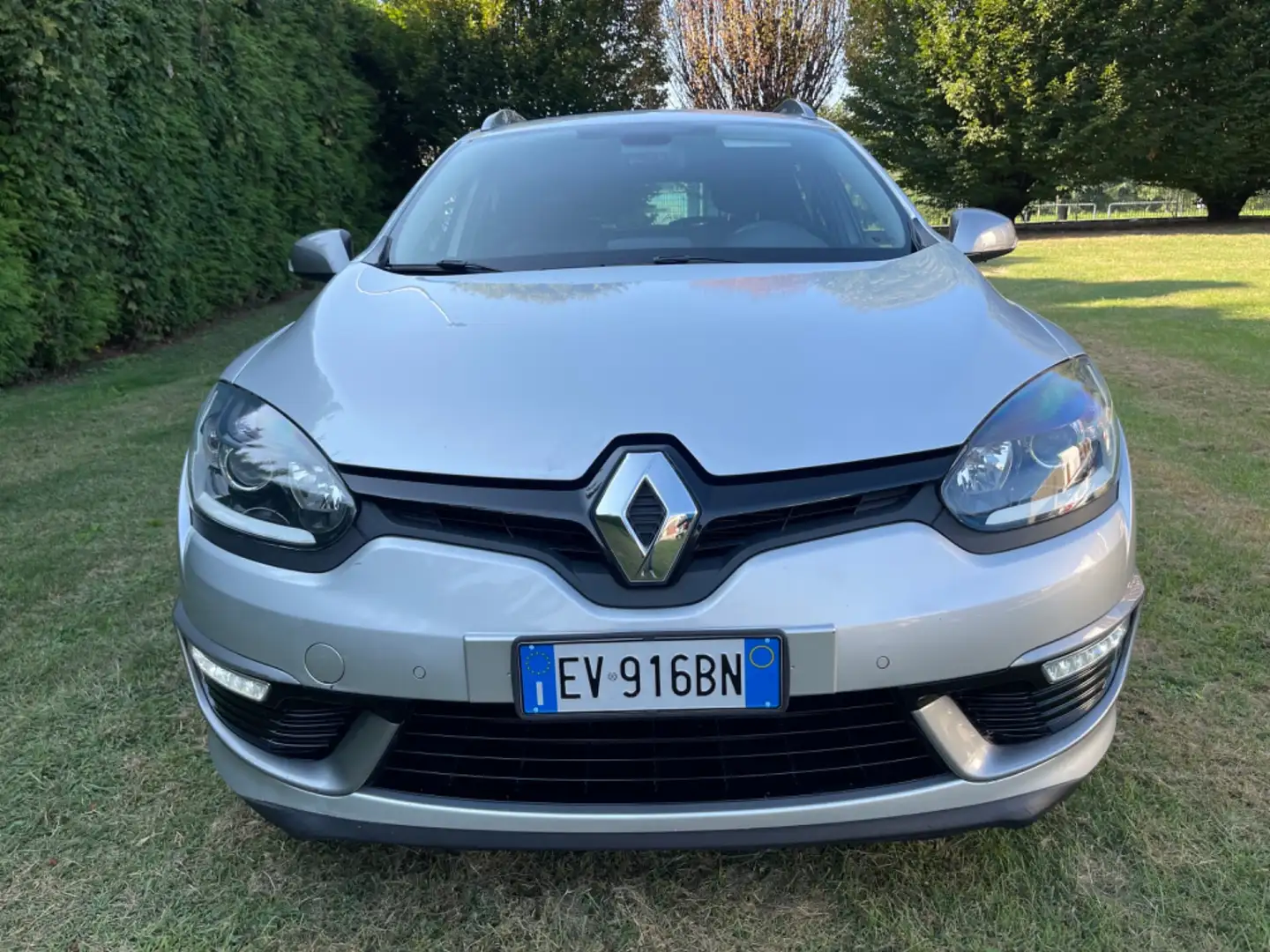 Renault Megane SporTour 1.5 dci Wave 110cv edc Zilver - 1