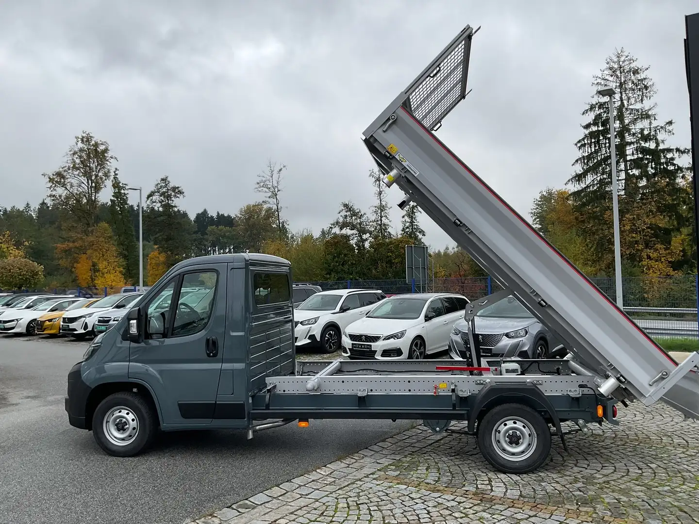 Peugeot Boxer 3 Seiten Kipper  335 L3 BlueHDi140 Grau - 1