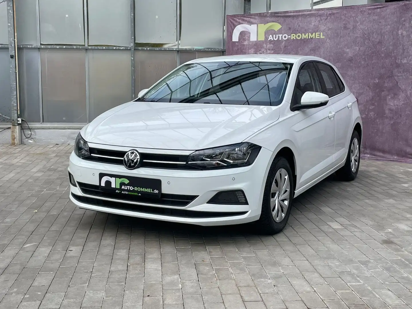 Volkswagen Polo VI Comfortline Klima PDC Assist MFL DAB Wit - 1