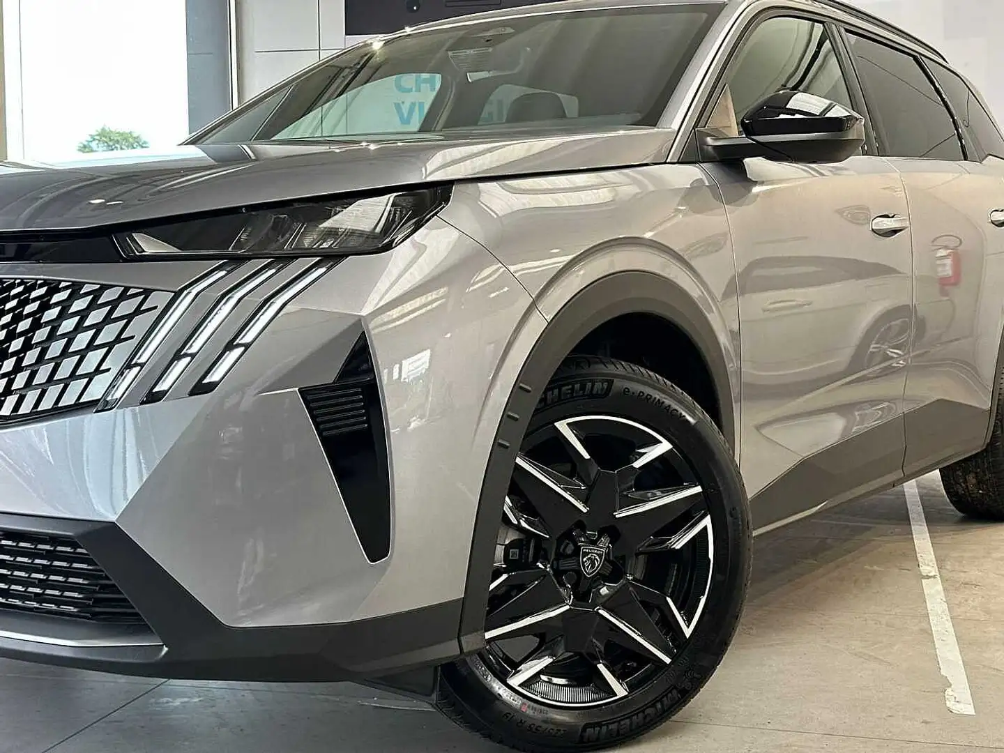Peugeot 5008 3ª serie Hybrid 145 e-DCS6 Allure Argento - 2