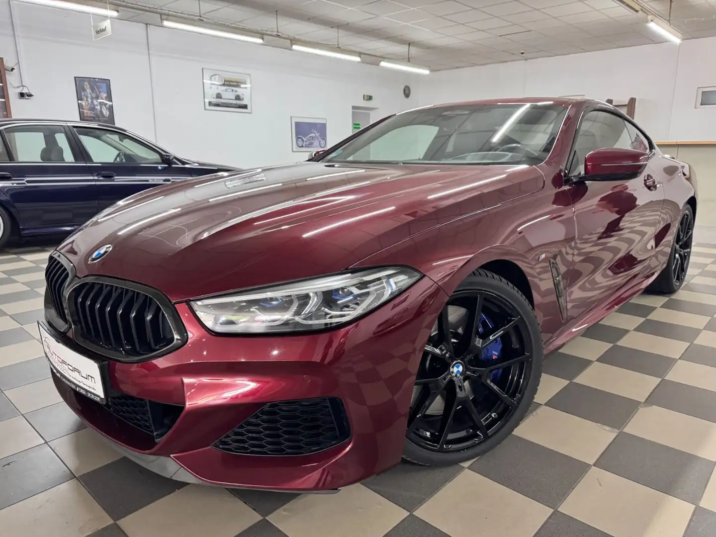 BMW M850 i xDrive Coupe Rot - 1