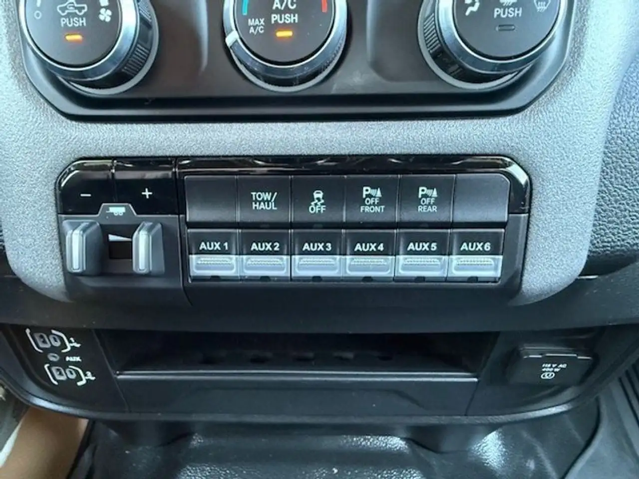 RAM 3500 снимка RAM 3500