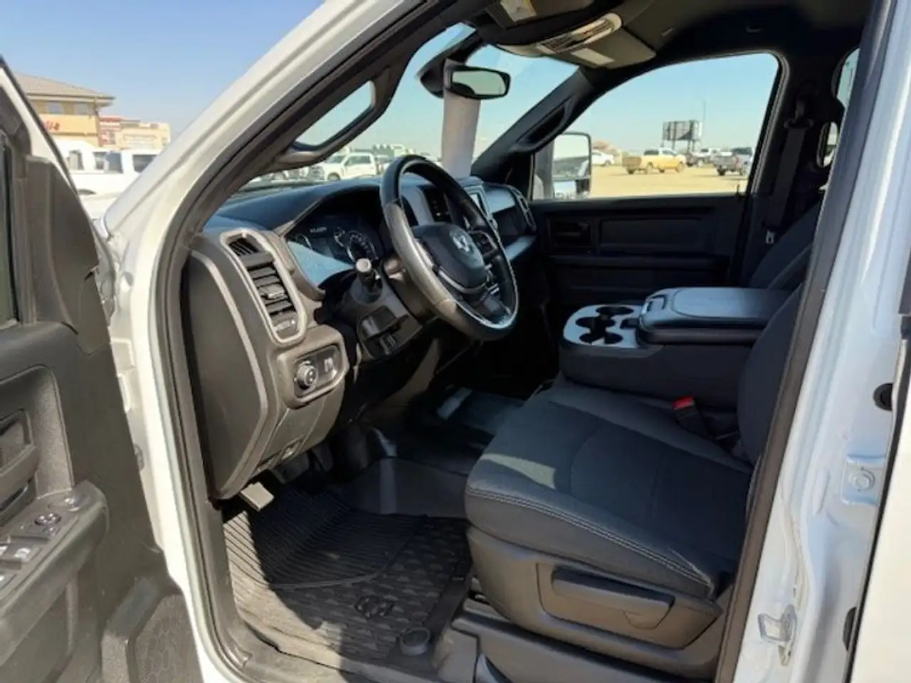 RAM 3500 снимка RAM 3500