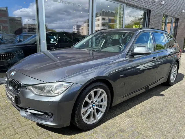 BMW 330 d T Sport 1.Hand Navi Prof Kamera Bi-Xen 8xLM
