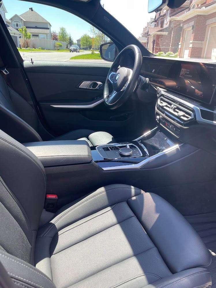 2023 BMW 3 Series 330e xDrive M Sports Pro thumb 7