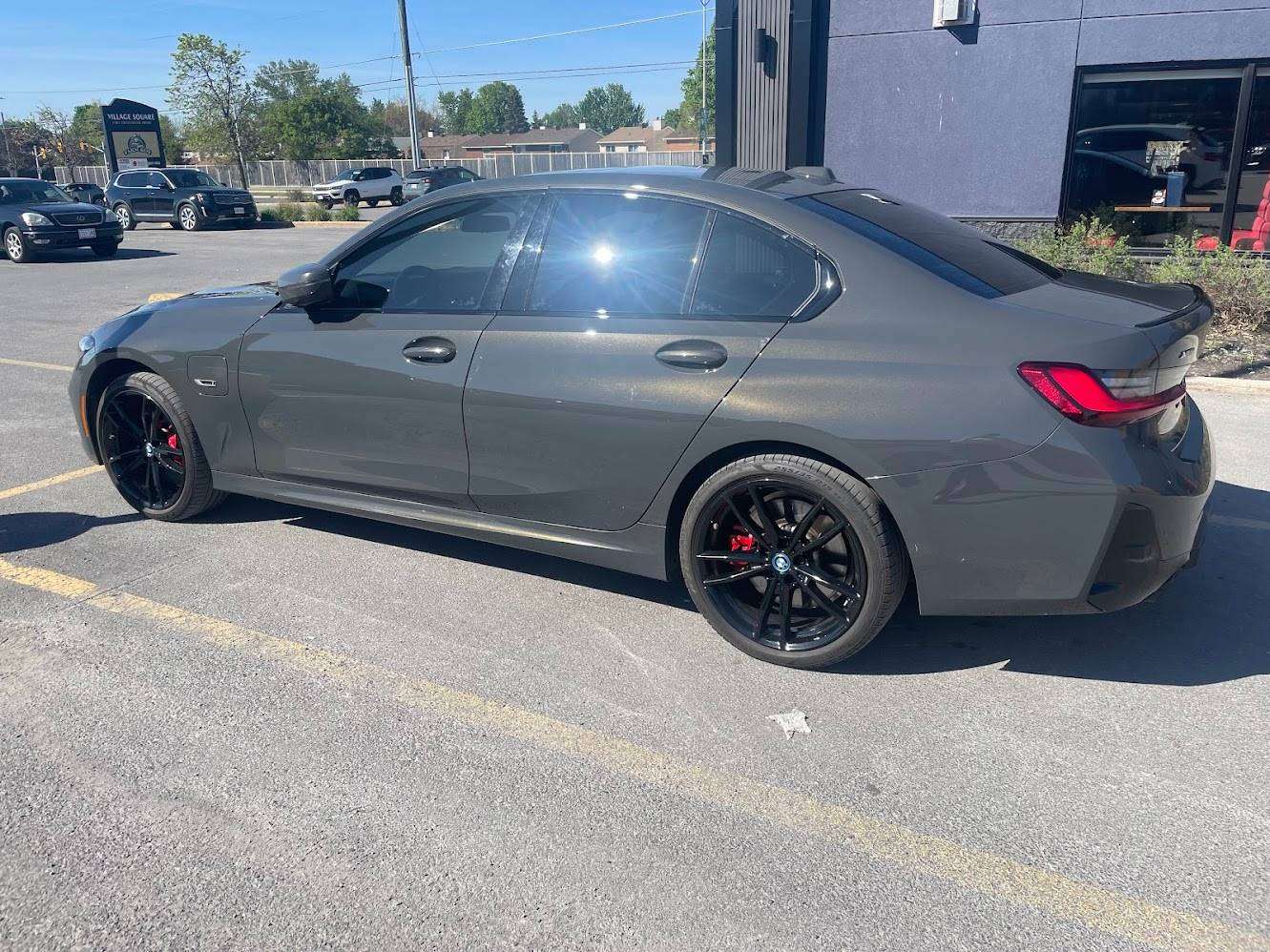2023 BMW 3 Series 330e xDrive M Sports Pro thumb 22