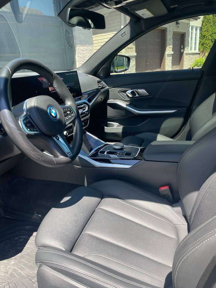 2023 BMW 3 Series 330e xDrive M Sports Pro thumb 12