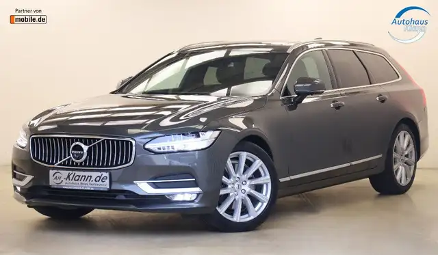 Volvo V90 view 3