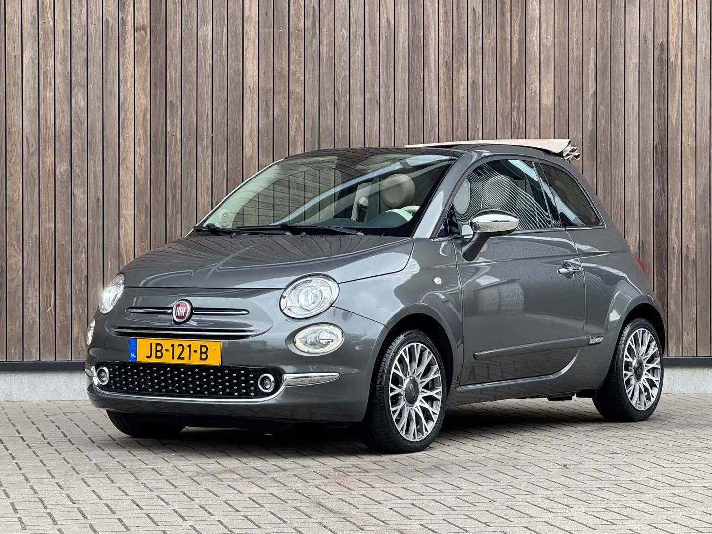 Fiat 500C 0.9 TwinAir Turbo Lounge / Automaat / Leder / Grau - 2