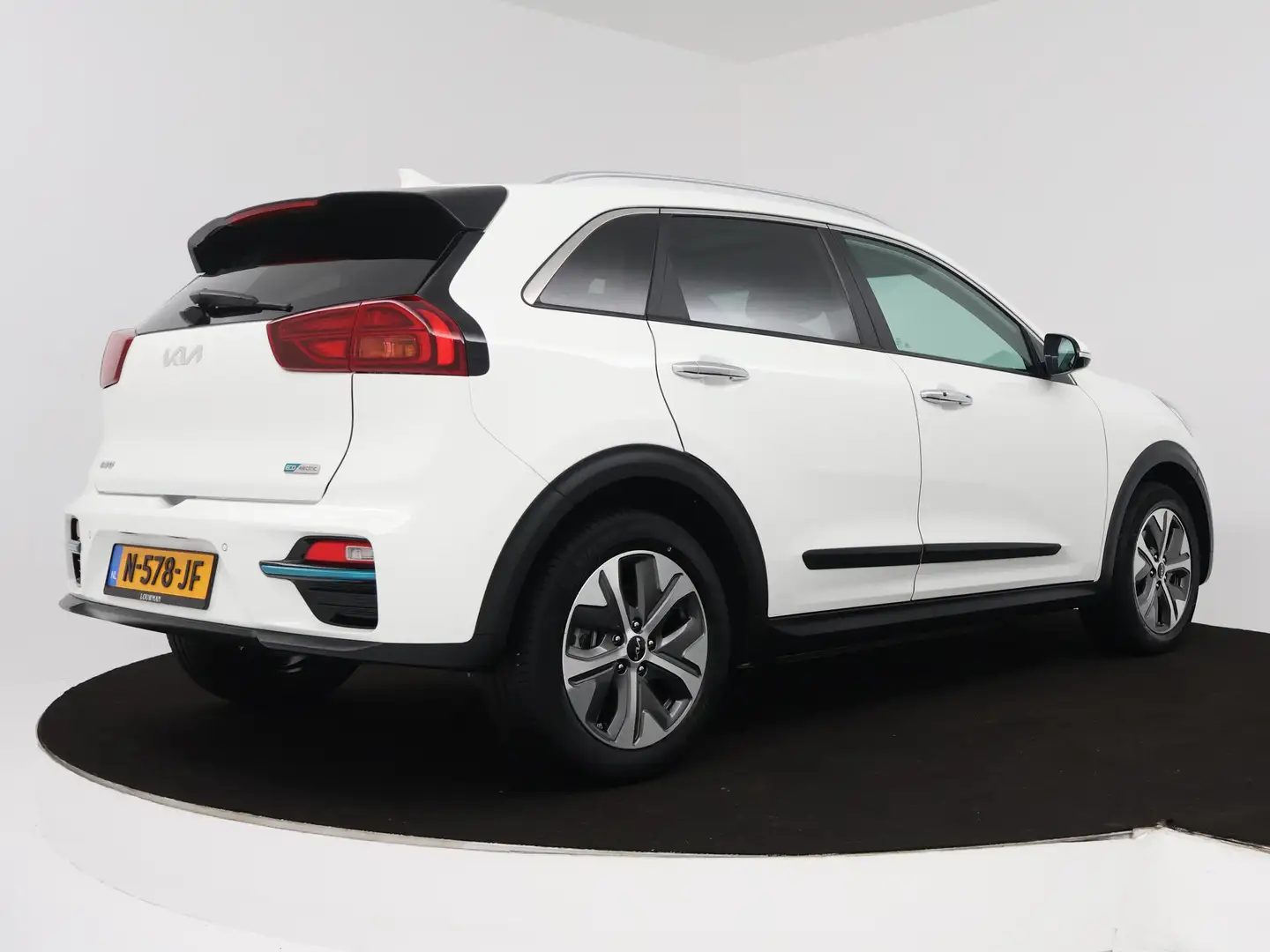 Kia e-Niro DynamicPlusLine 64 kWh | Schuif/Kanteldak | Adapti Wit - 2