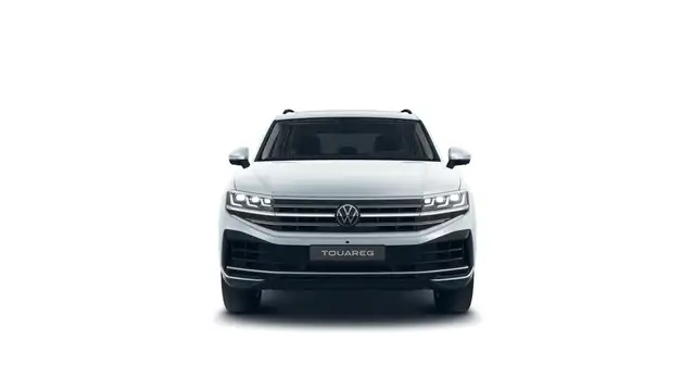 Volkswagen Touareg view 4