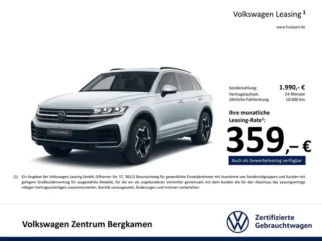 Volkswagen Touareg view 3
