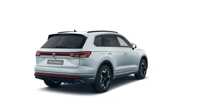 Volkswagen Touareg view 6