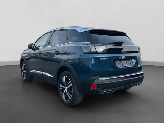 Peugeot 3008 view 3