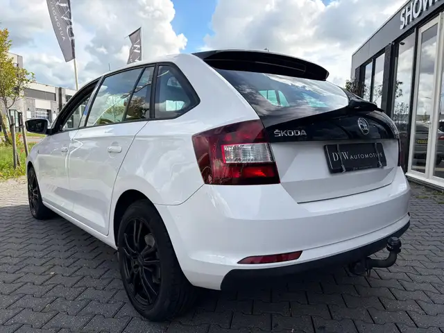 Skoda Rapid view 2