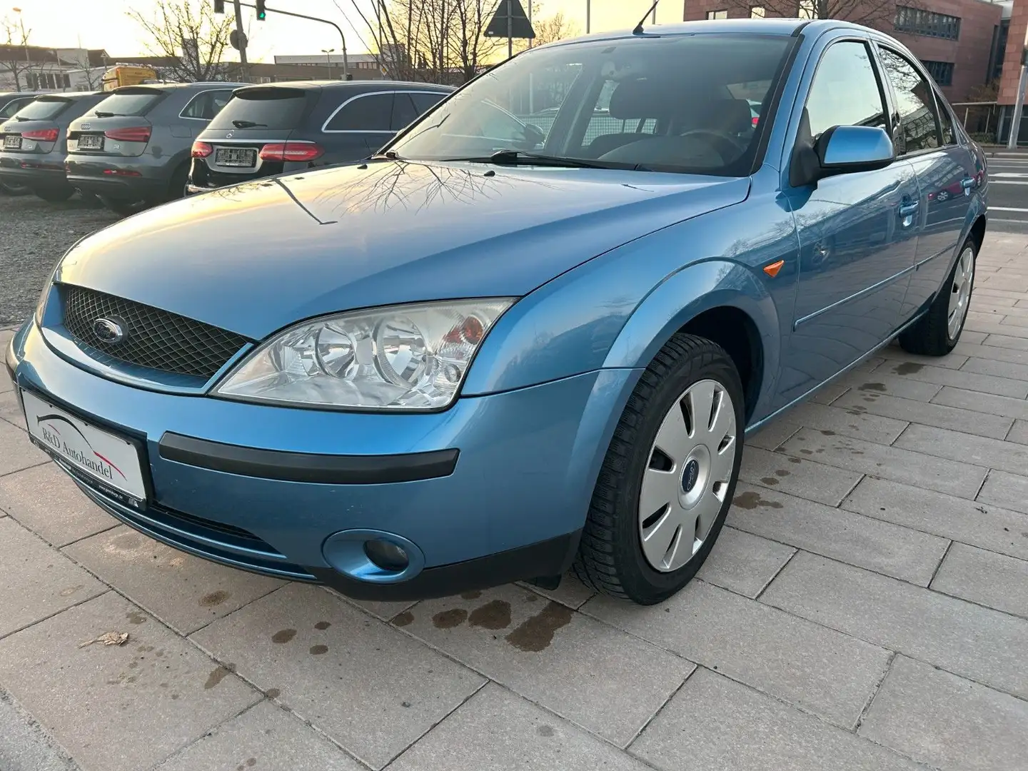 Ford Mondeo 2.0 Automatik Klima SHZ Ghia Azul - 1