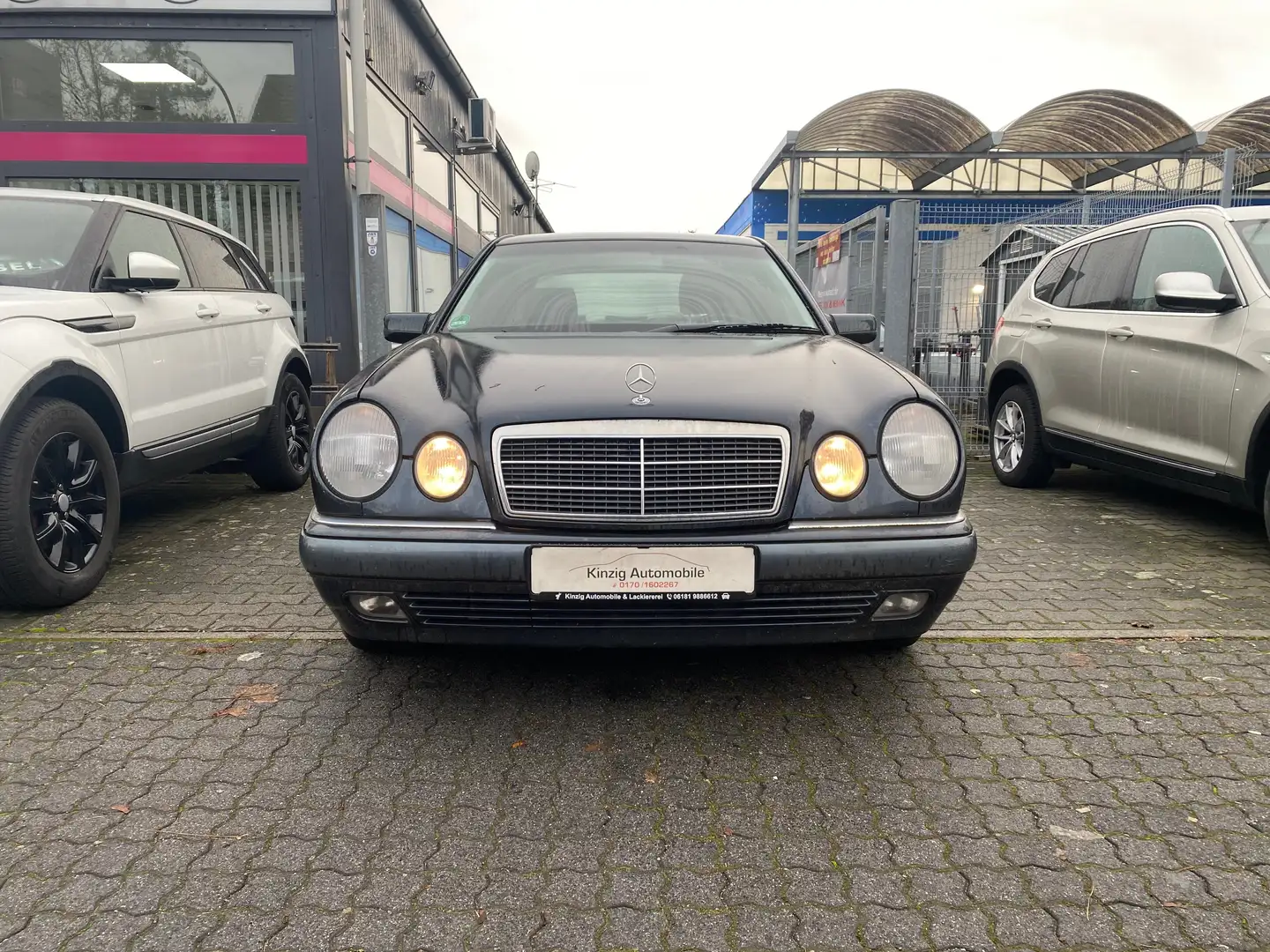 Mercedes-Benz E 240 E-Klasse Elegance Schwarz - 2