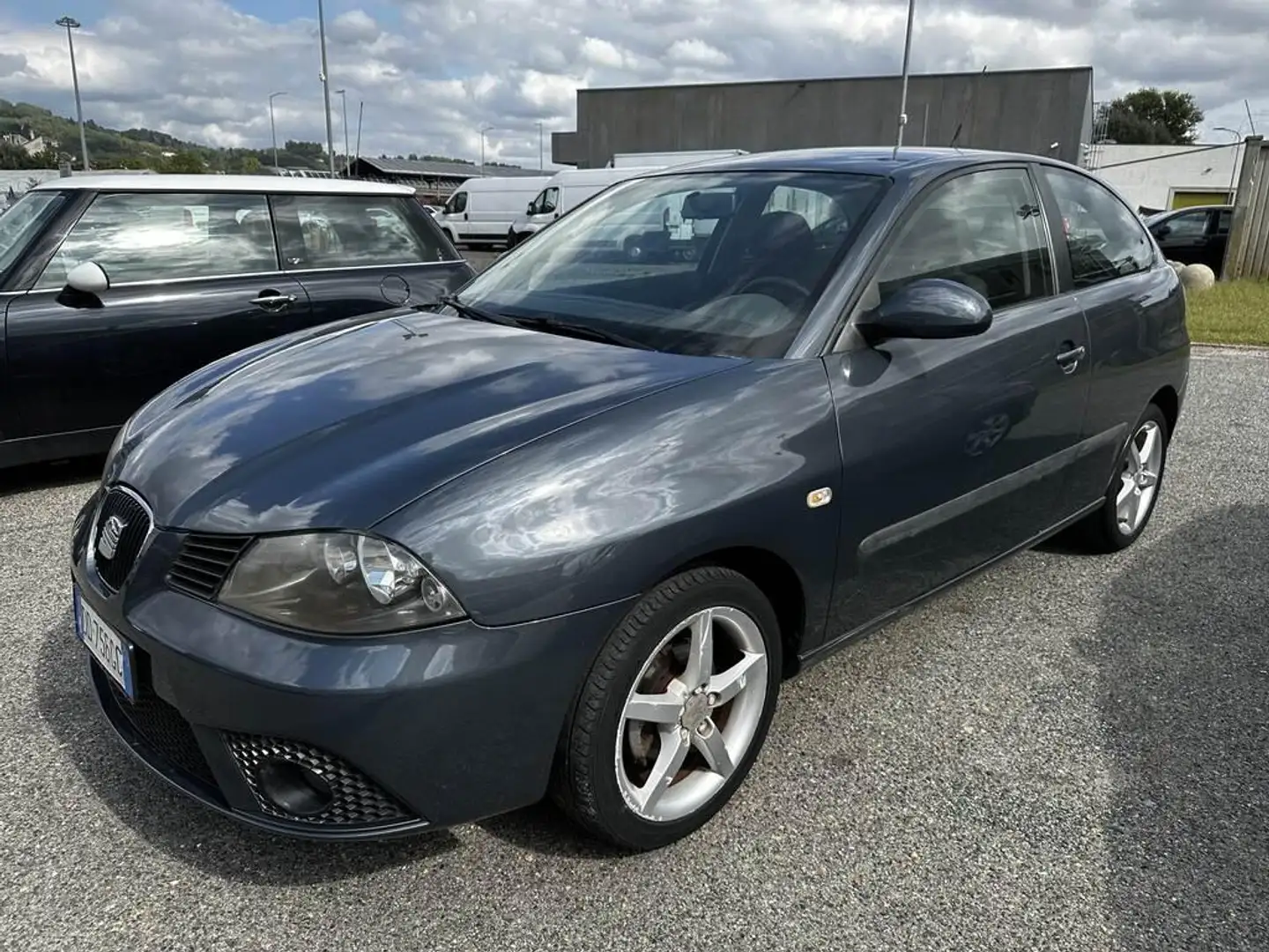 SEAT Ibiza 1.4 16v Stylance 85cv 3p Schwarz - 1