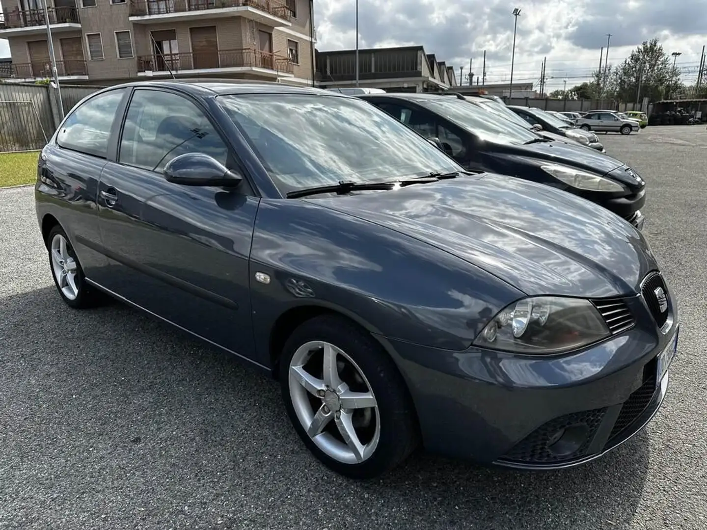 SEAT Ibiza 1.4 16v Stylance 85cv 3p Schwarz - 2