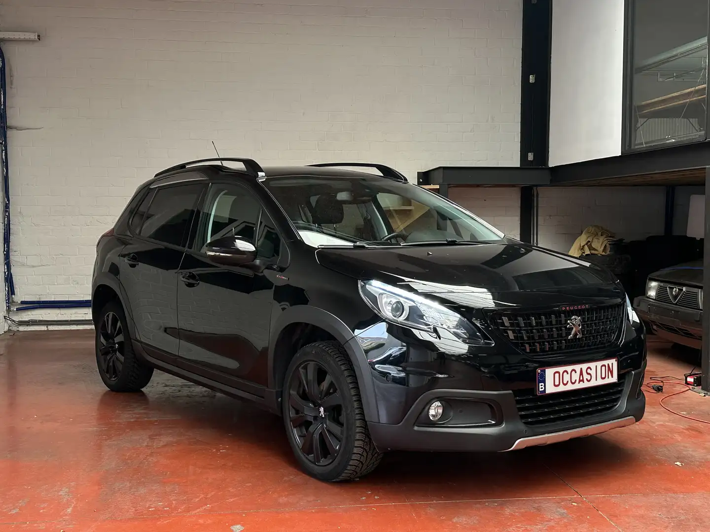 Peugeot 2008 GT Line S // 63.000km !! Camera !! Zwart - 2