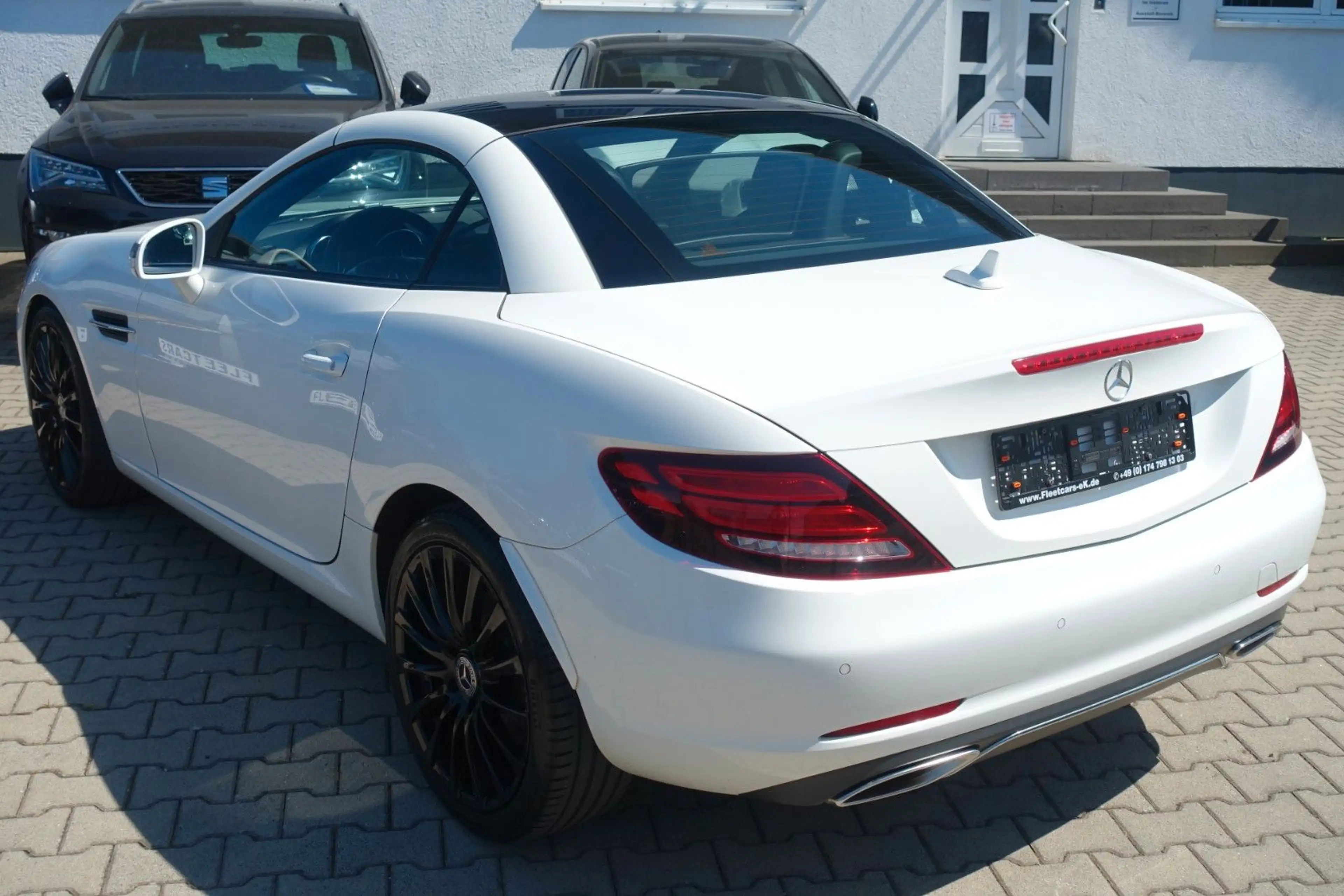 Mercedes-Benz SLC 180 Roadster | LEDER | NAVI | Einparkhilfe — photo 13