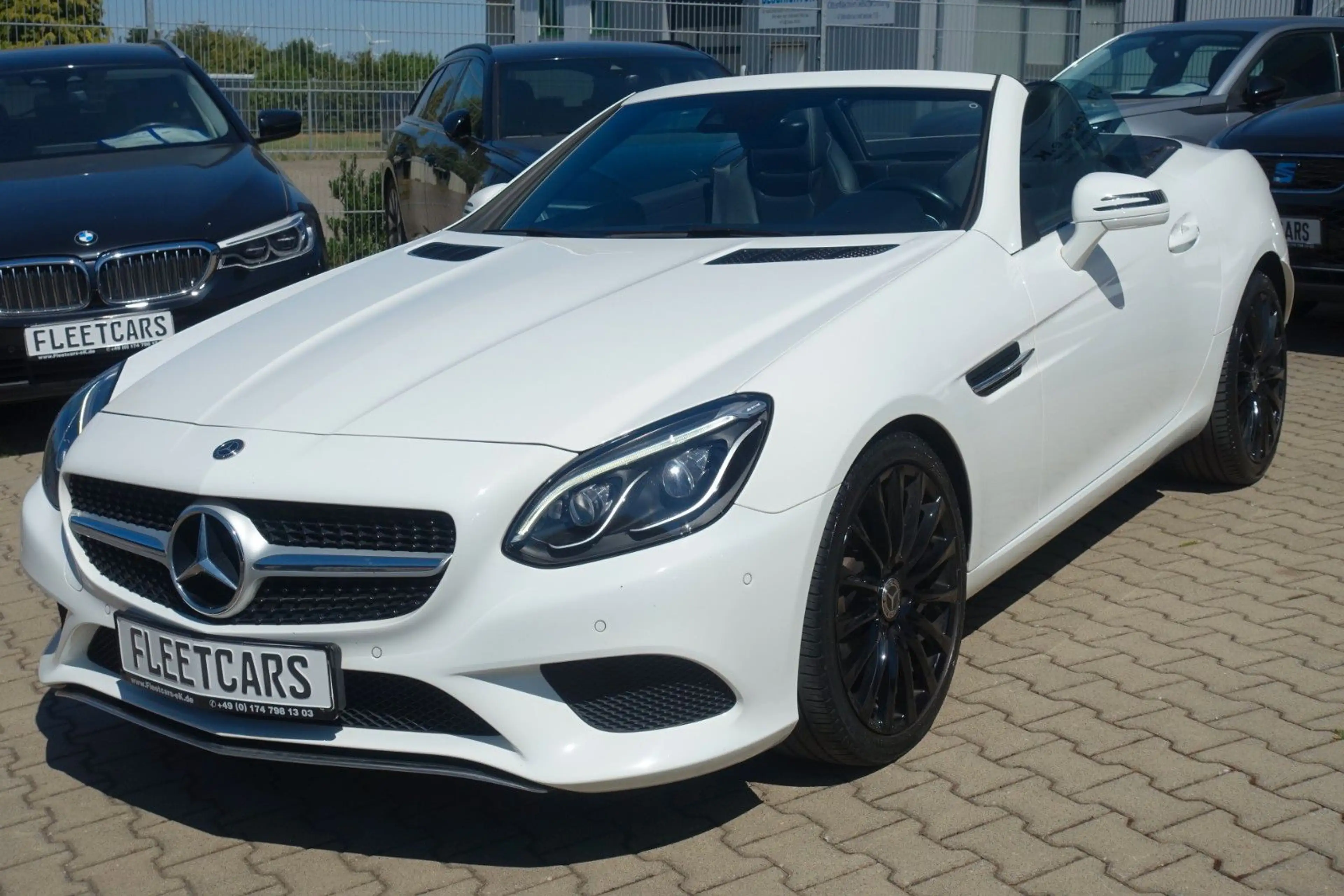 Mercedes-Benz SLC 180 Roadster | LEDER | NAVI | Einparkhilfe — photo 2
