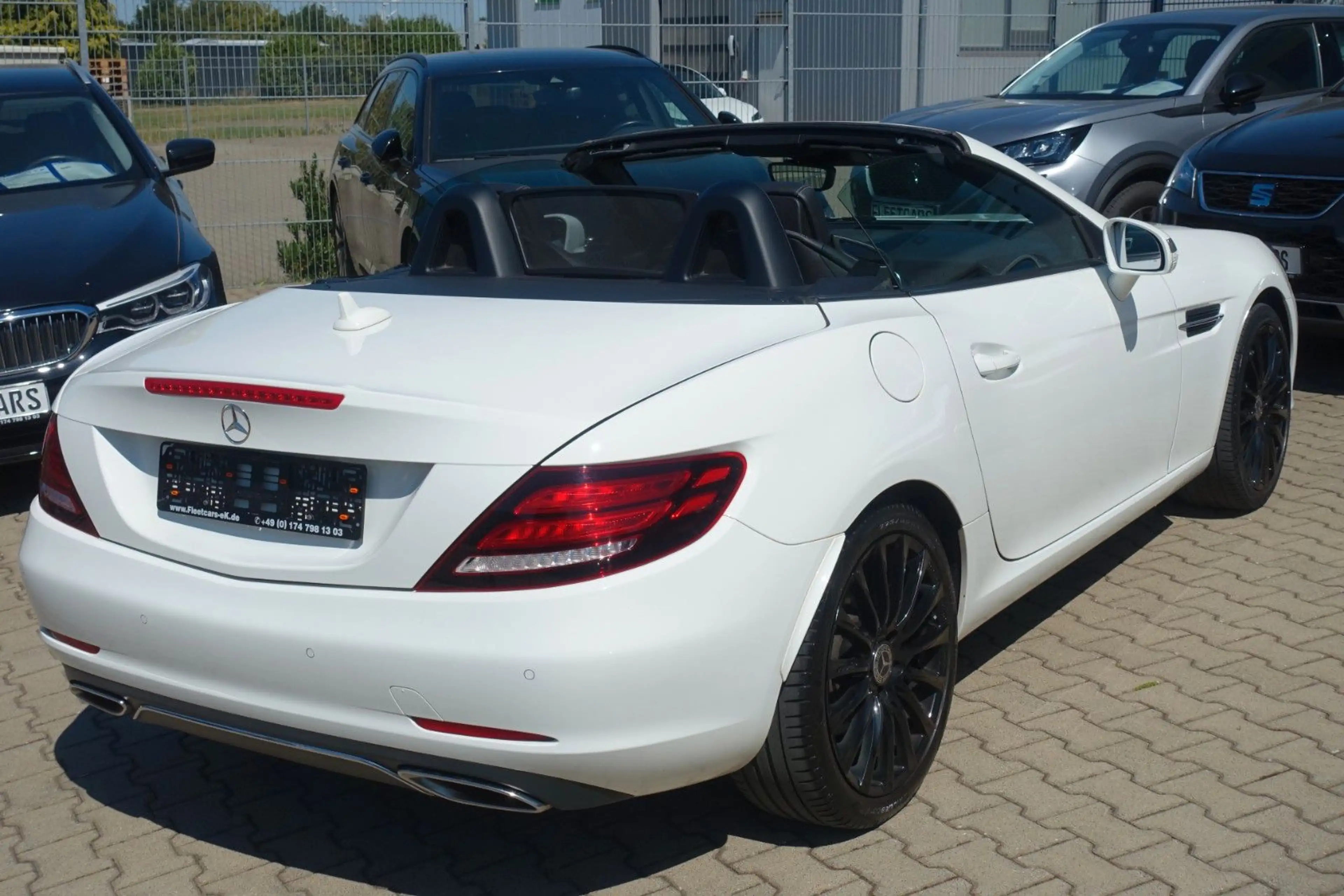 Mercedes-Benz SLC 180 Roadster | LEDER | NAVI | Einparkhilfe — photo 11