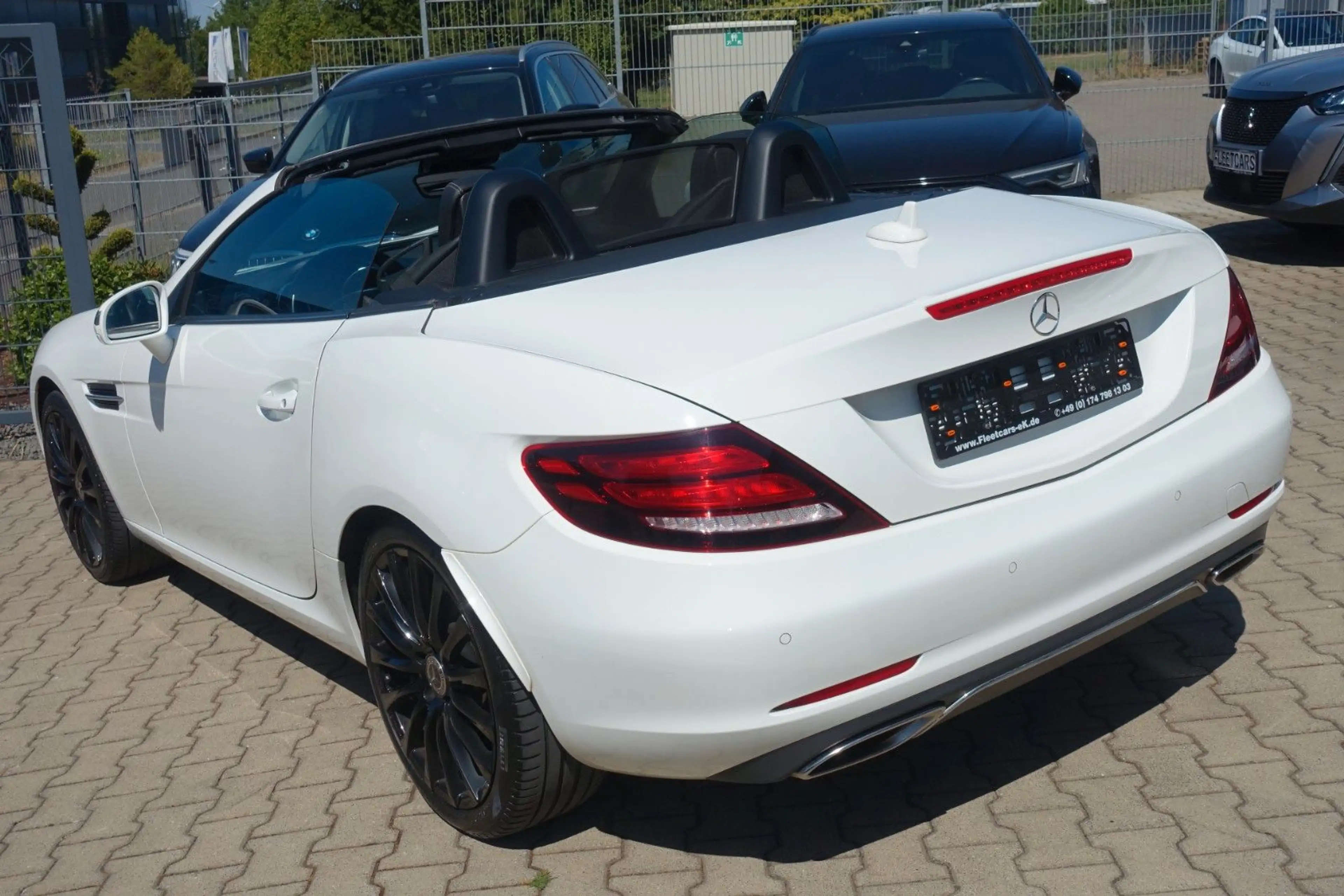 Mercedes-Benz SLC 180 Roadster | LEDER | NAVI | Einparkhilfe — photo 8