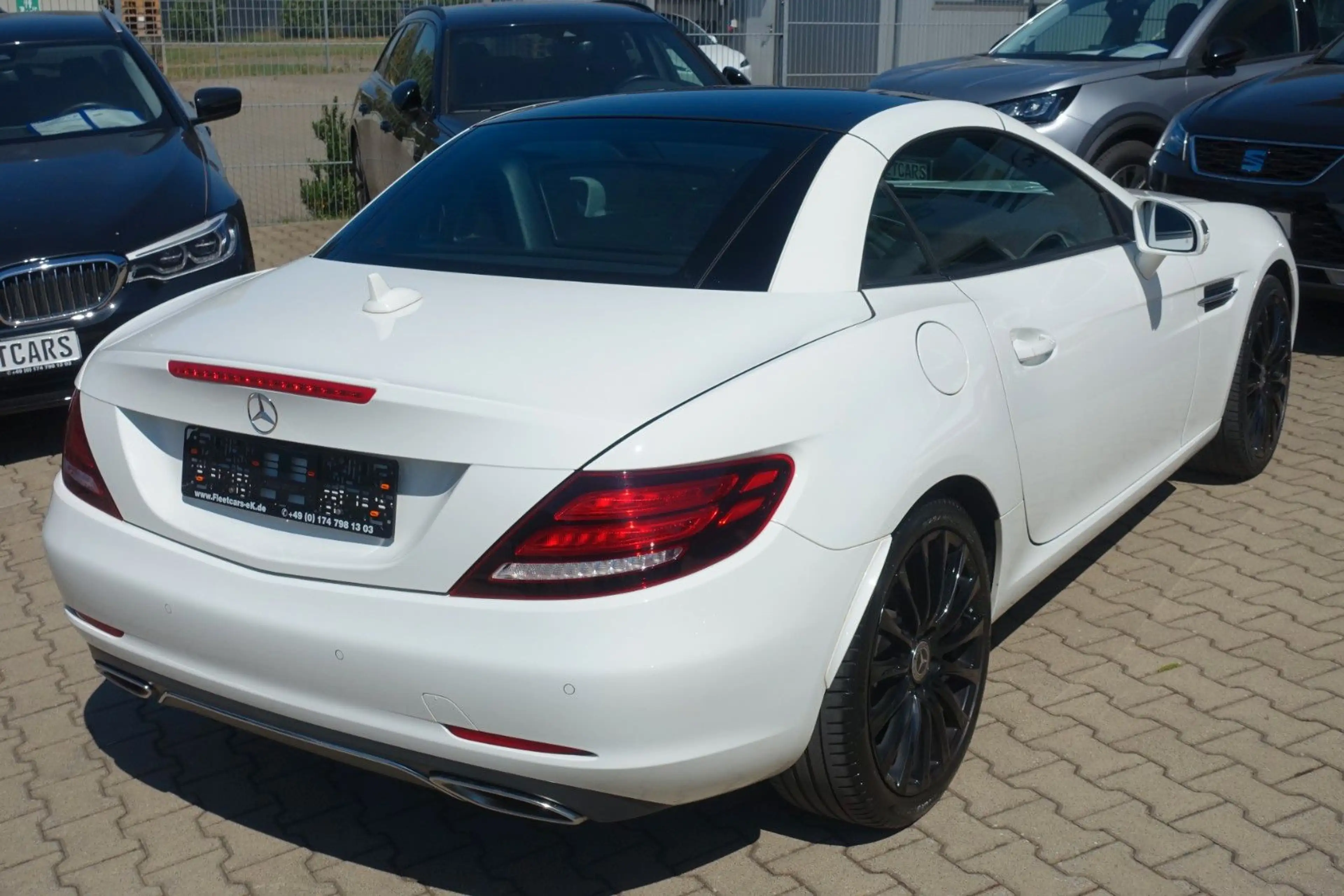 Mercedes-Benz SLC 180 Roadster | LEDER | NAVI | Einparkhilfe — photo 12