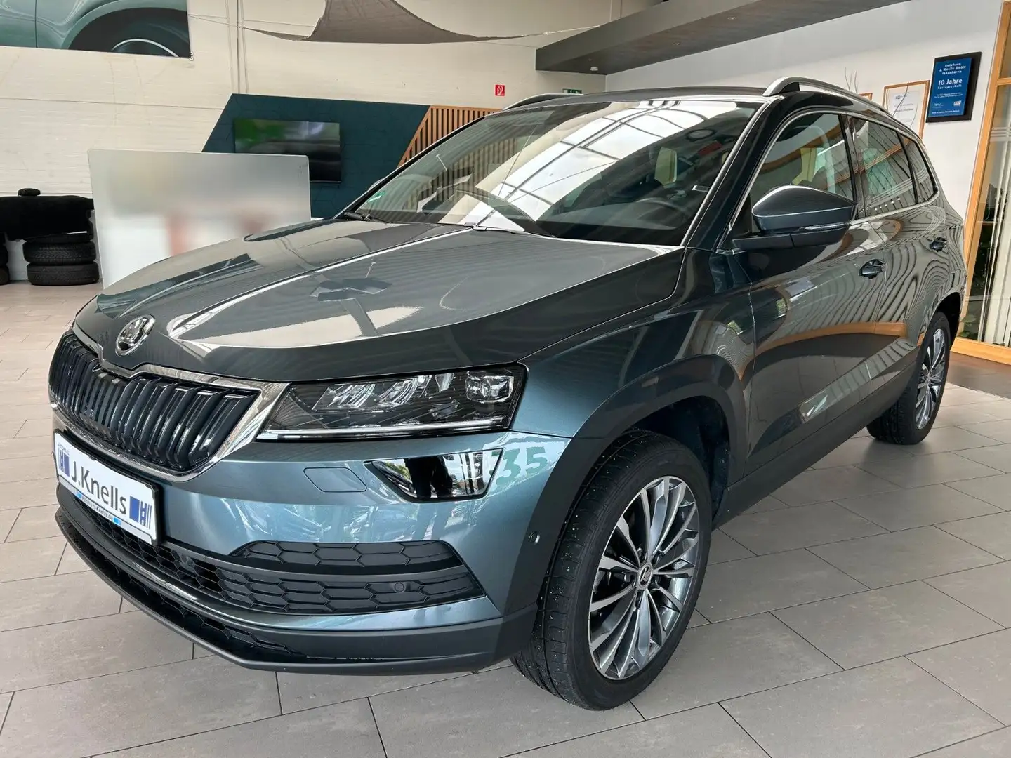Skoda Karoq Style 1.5 TSI DSG/LEDER/VIRTUAL/AHK/LED/AC Grijs - 1