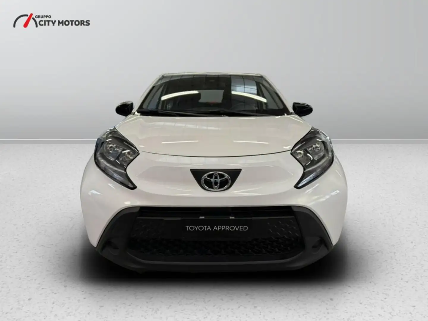 Toyota Aygo X 1.0 Active 72cv Белый - 2