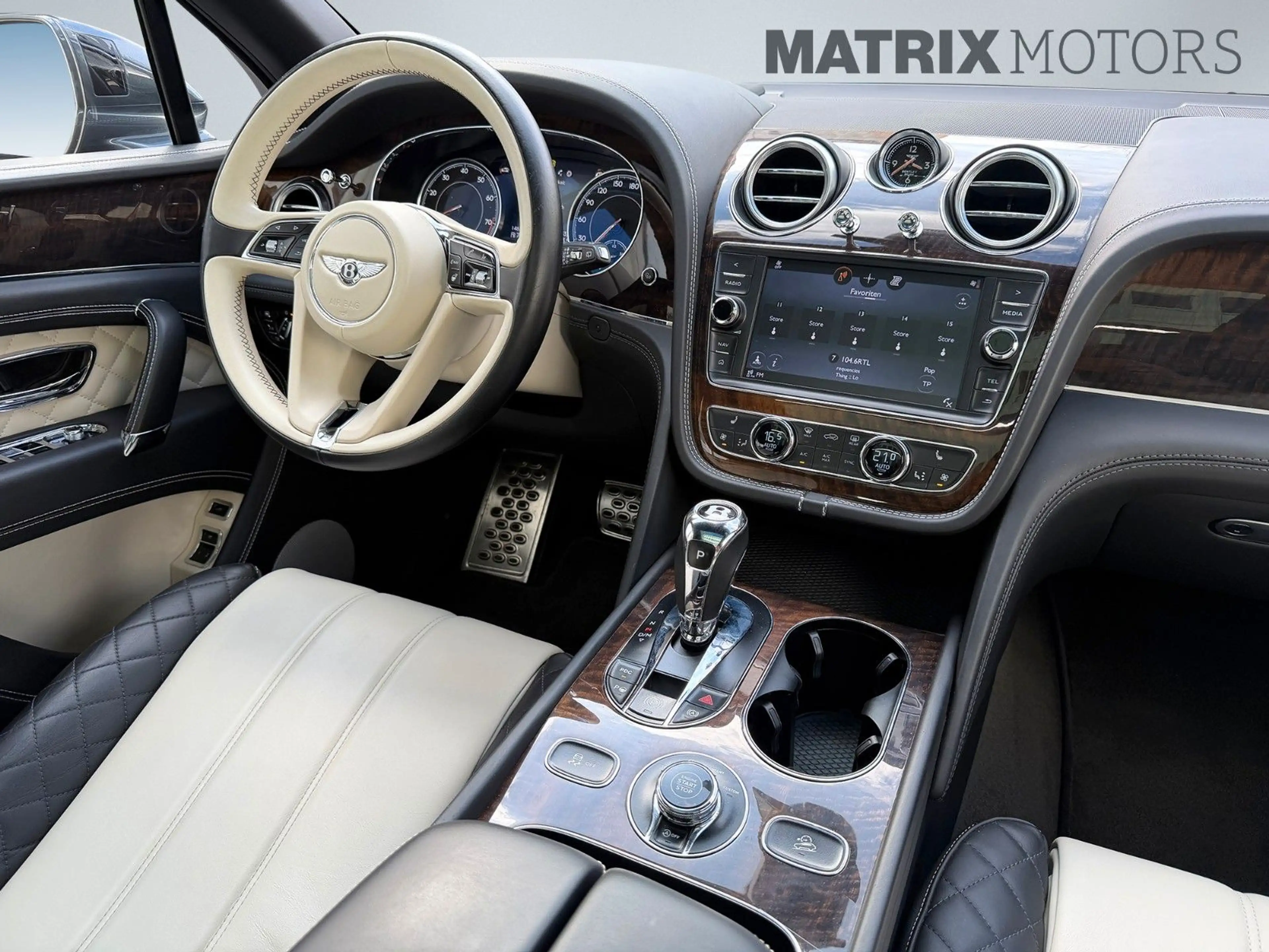 Bentley Bentayga V8 1.Hand Scheckheft NightVision — photo 11