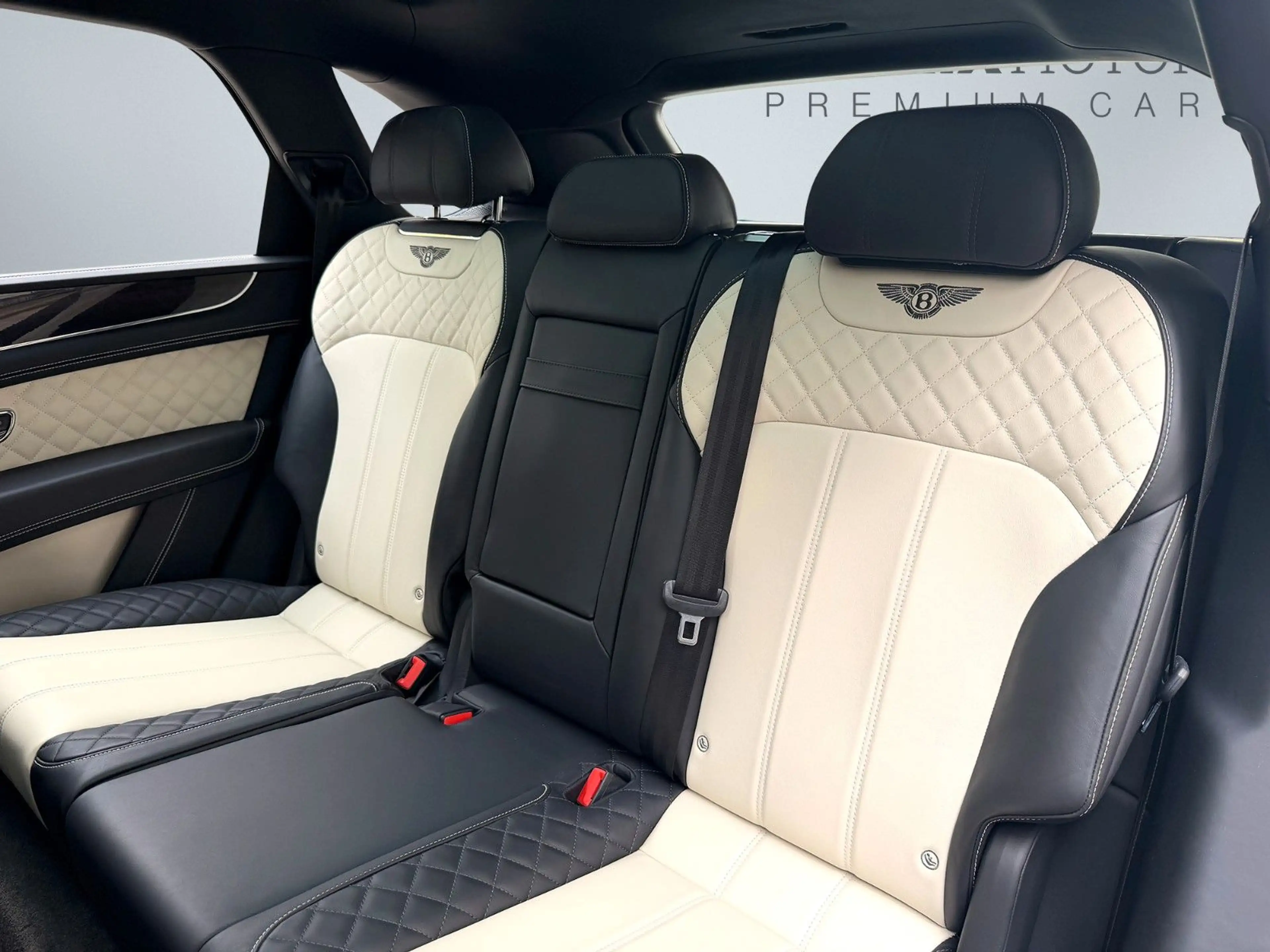 Bentley Bentayga V8 1.Hand Scheckheft NightVision — photo 8