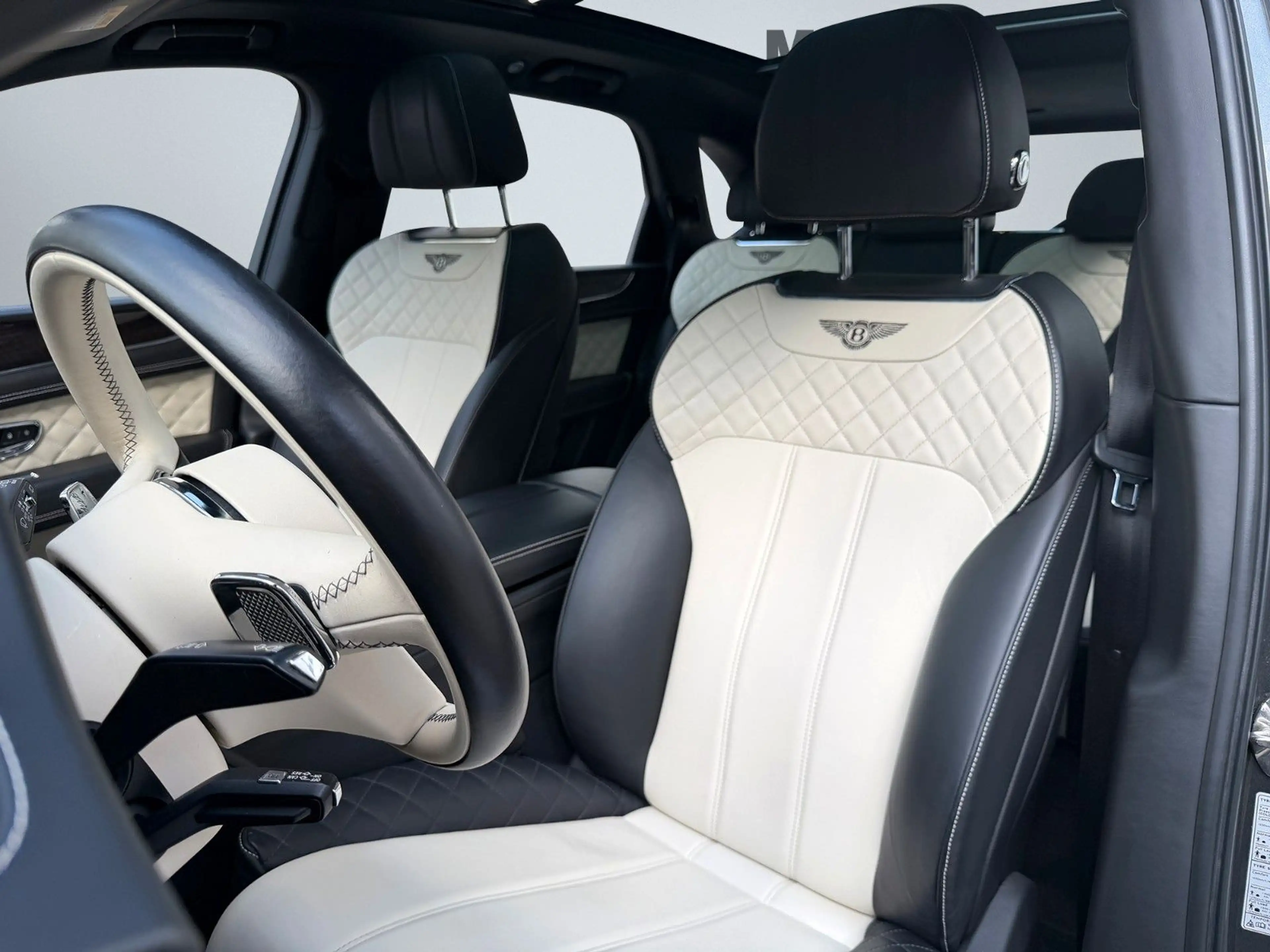 Bentley Bentayga V8 1.Hand Scheckheft NightVision — photo 4