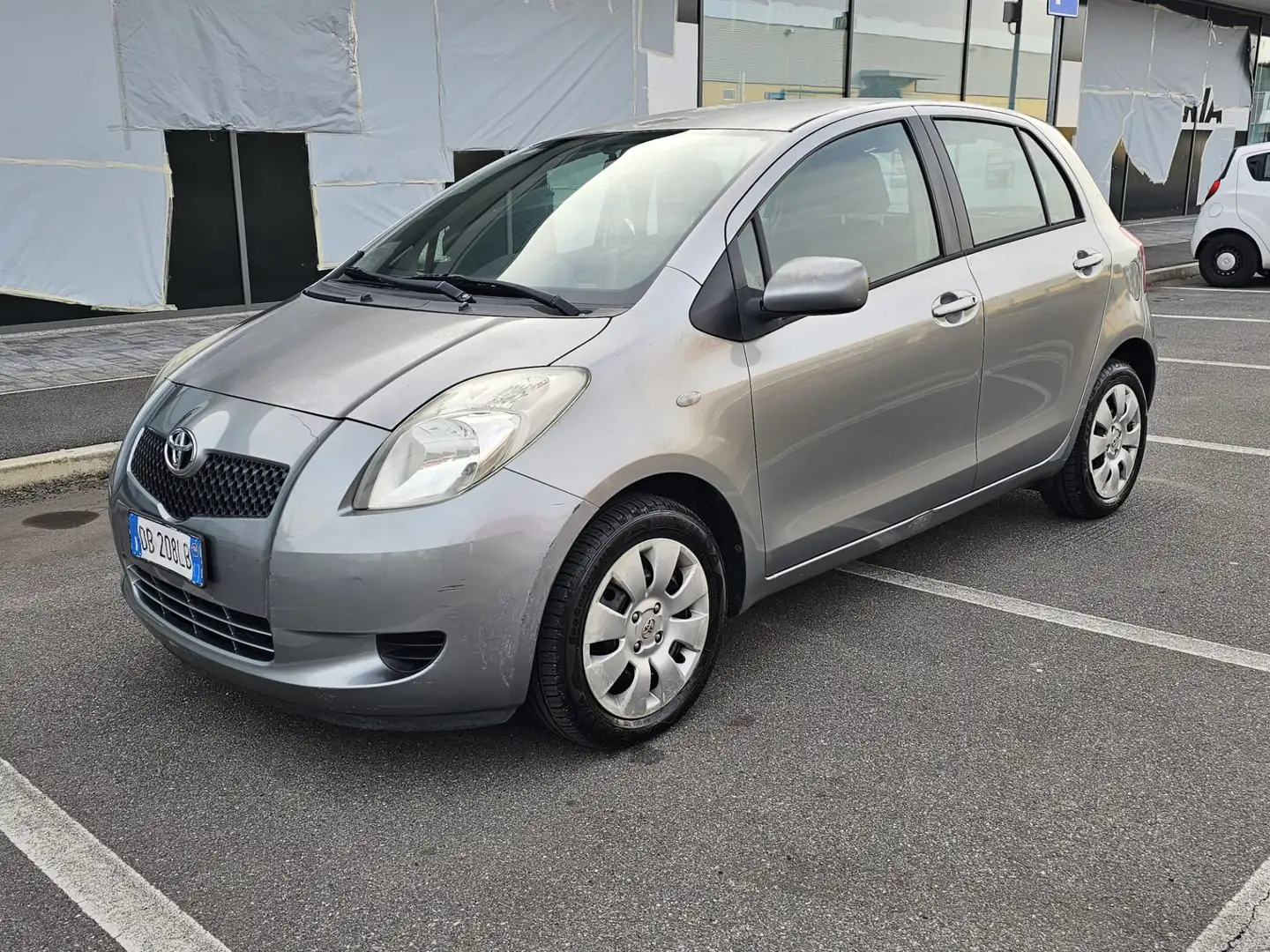 Toyota Yaris 5p 1.0 Sol - 1
