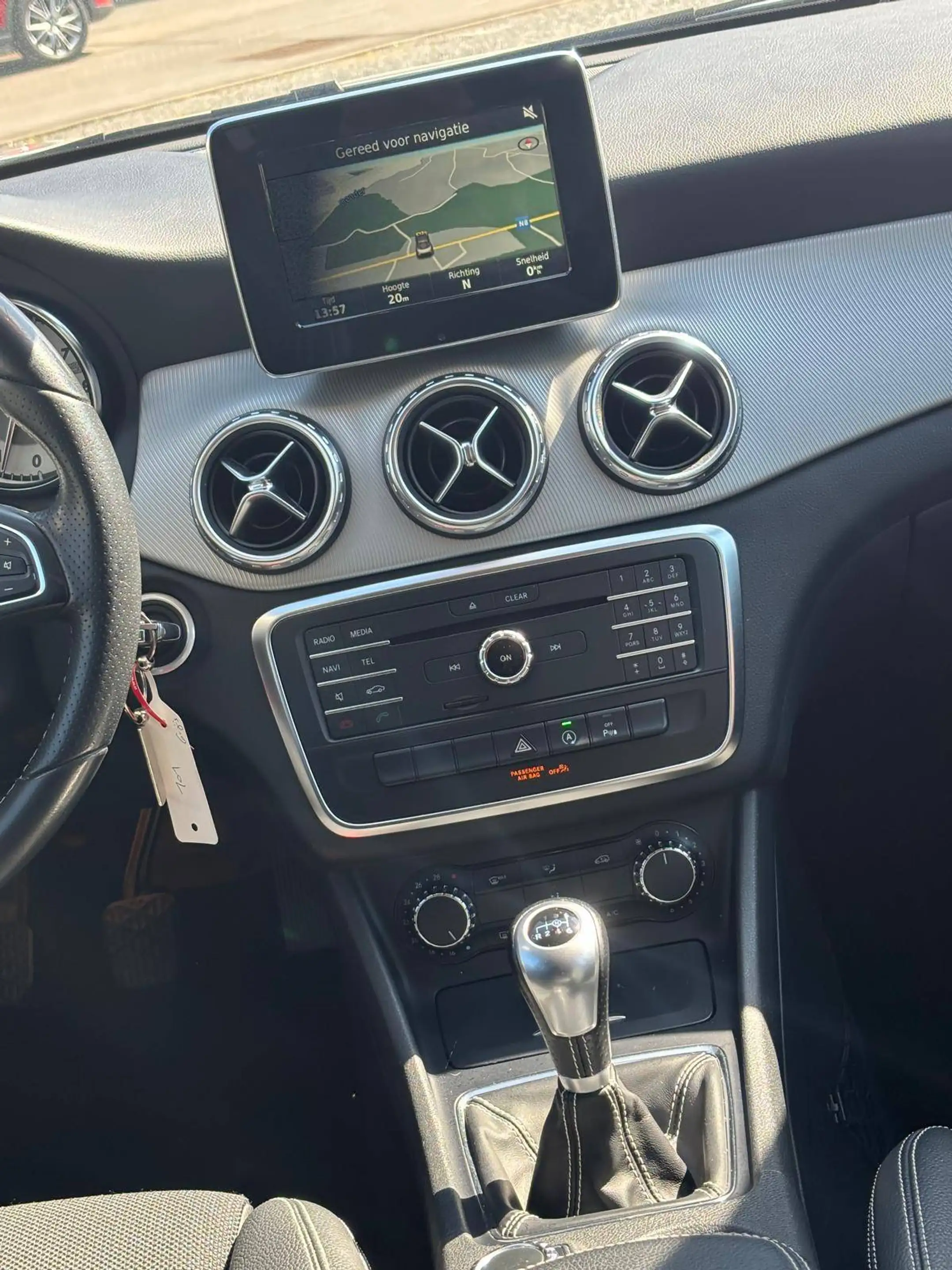 Mercedes-Benz GLA 180 i X156 Activity Edition*NAV PARKSENSOR CRUISE BT — photo 14