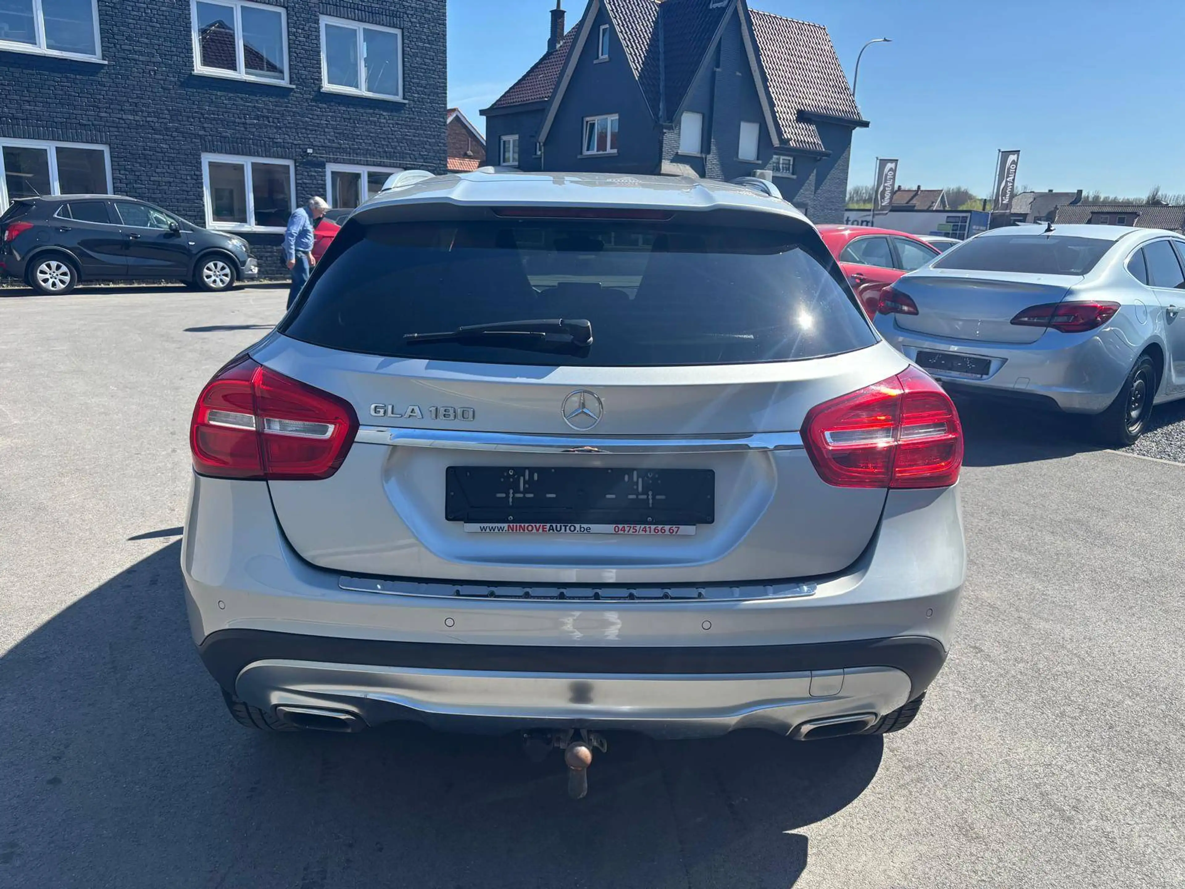 Mercedes-Benz GLA 180 i X156 Activity Edition*NAV PARKSENSOR CRUISE BT — photo 4